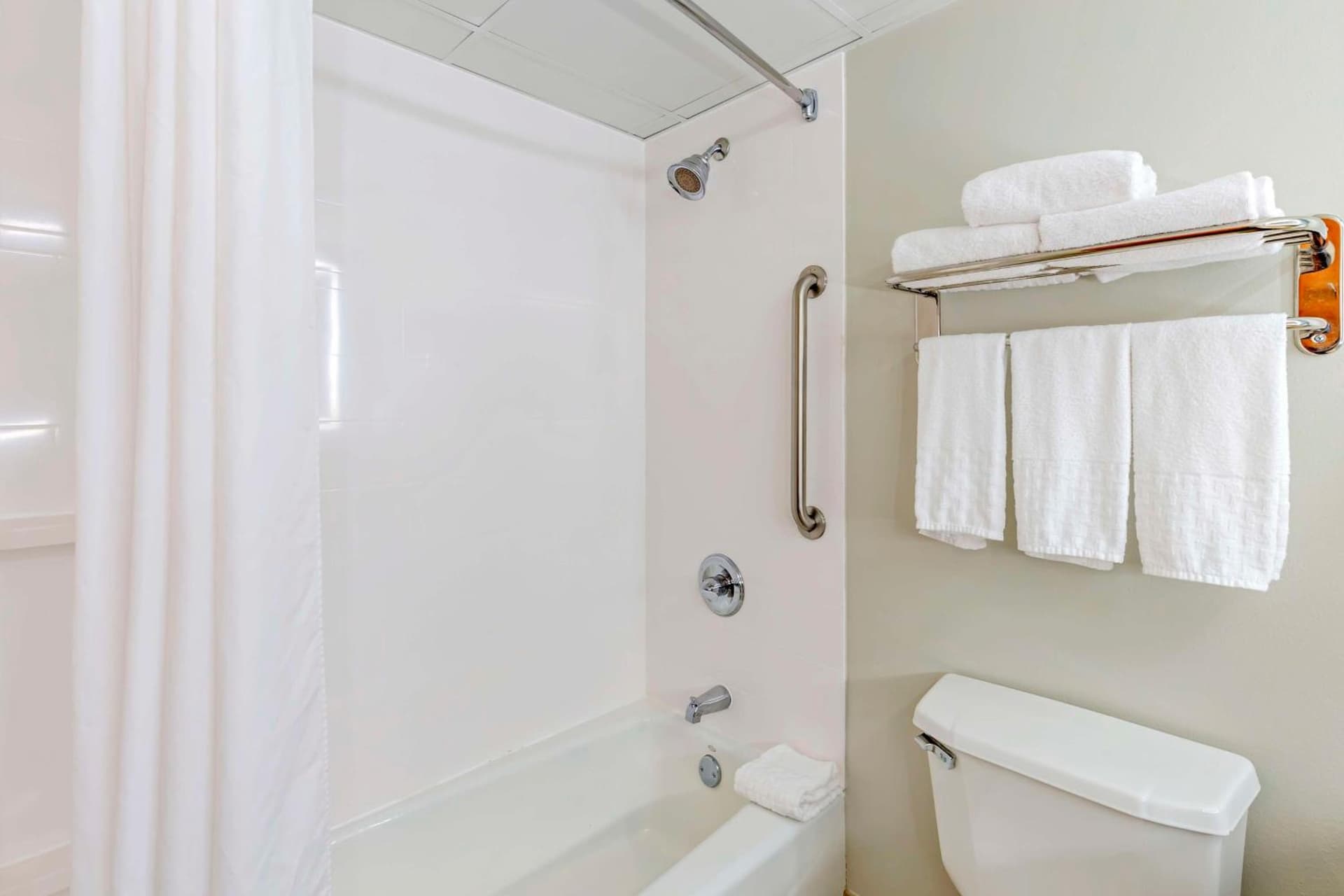 Best Western Plus Wilmington / Wrightsville Beach gallery photo in Wilmington, NC — image 25