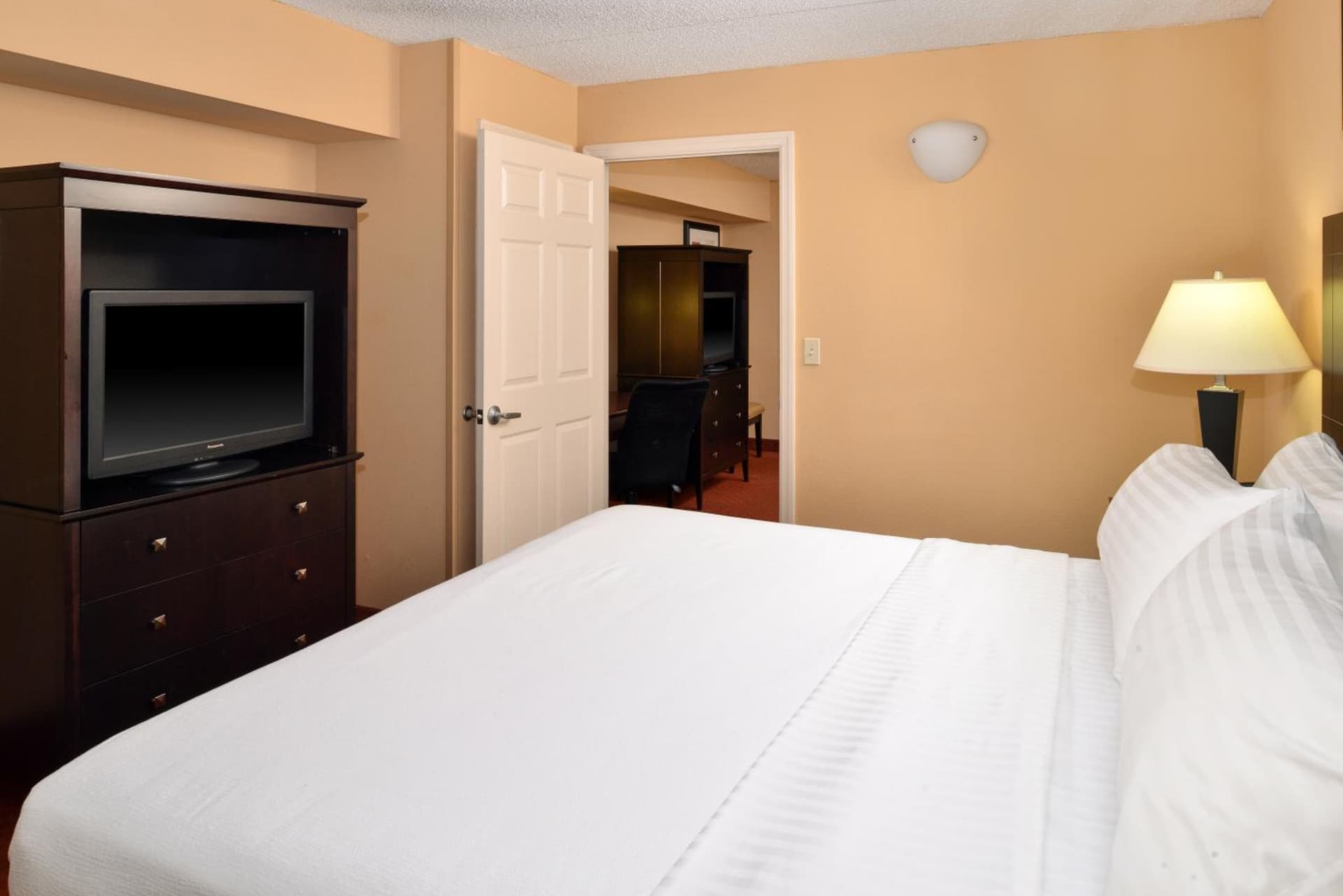 Holiday Inn Martinsburg by IHG gallery photo in Martinsburg, WV — image 19