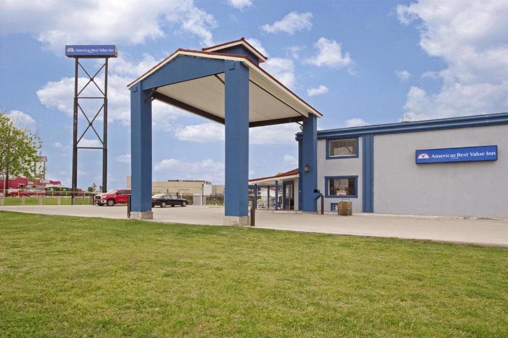 Americas Best Value Inn Garland Dallas featured exterior or lobby in Dallas, TX — similar hotel