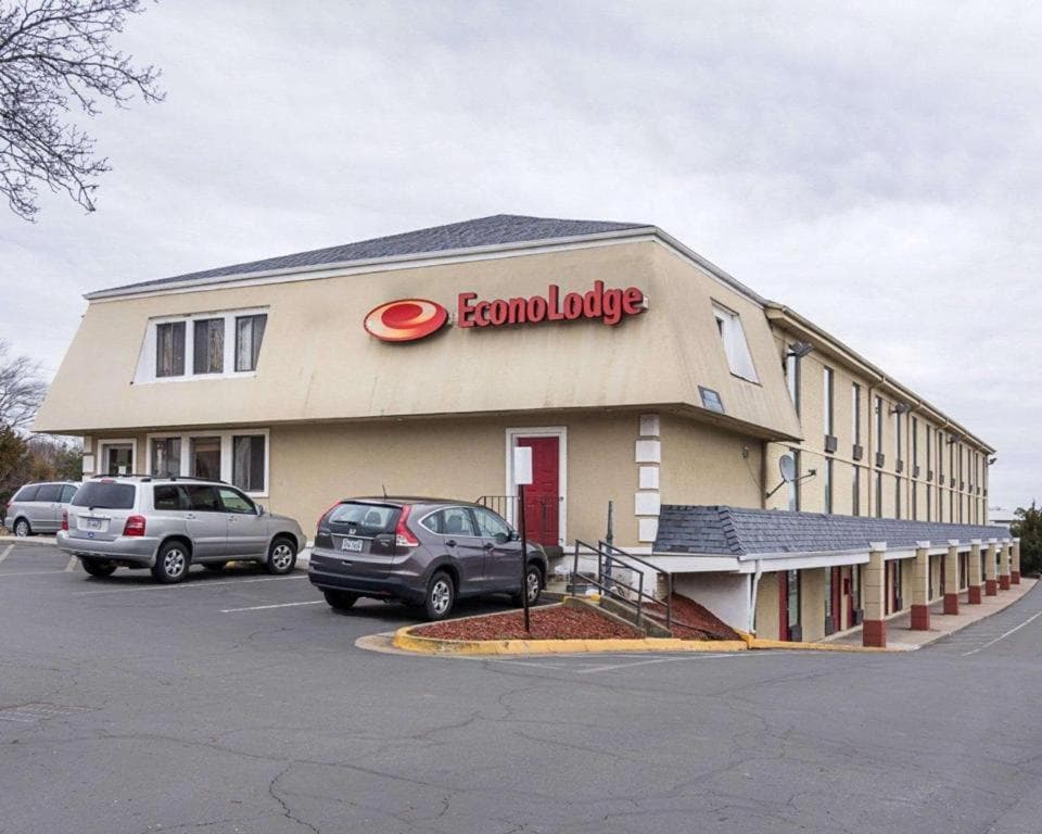 Econo Lodge Near Quantico Marine Base — hotel in Dumfries, Virginia