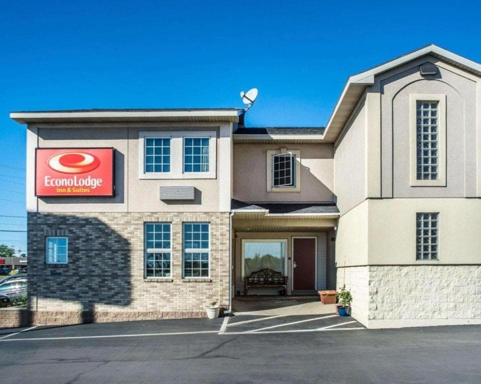 Econo Lodge Inn & Suites Airport featured exterior or lobby in Syracuse, NY — similar hotel