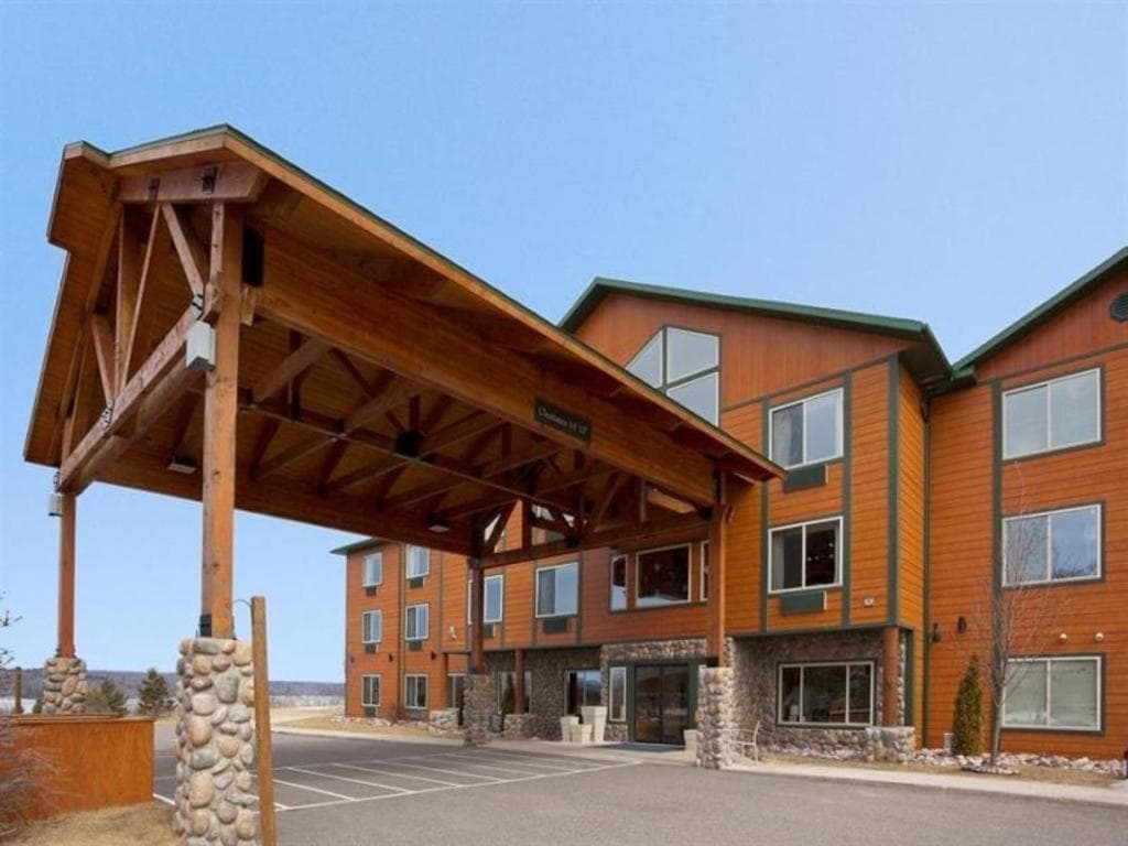 Holiday Inn Express Munising-Lakeview Hotel By IHG featured exterior or lobby in Munising, MI — similar hotel