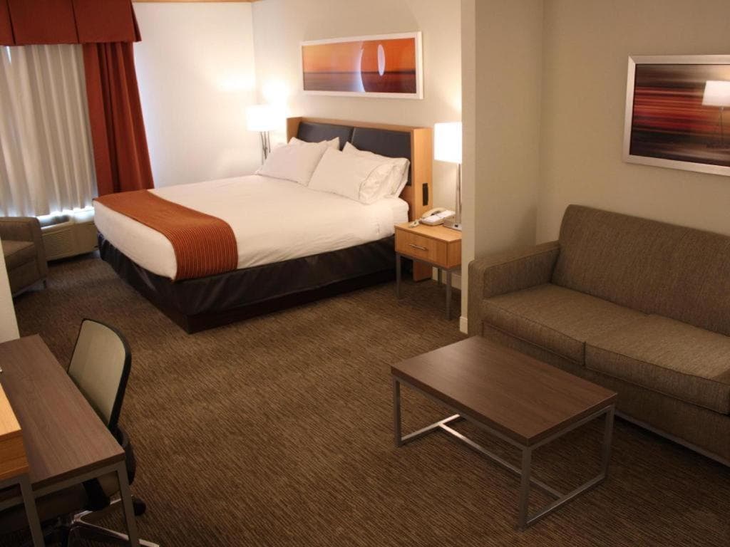 Holiday Inn Express Munising-Lakeview Hotel By IHG property views in Munising, MI — gallery photo 3