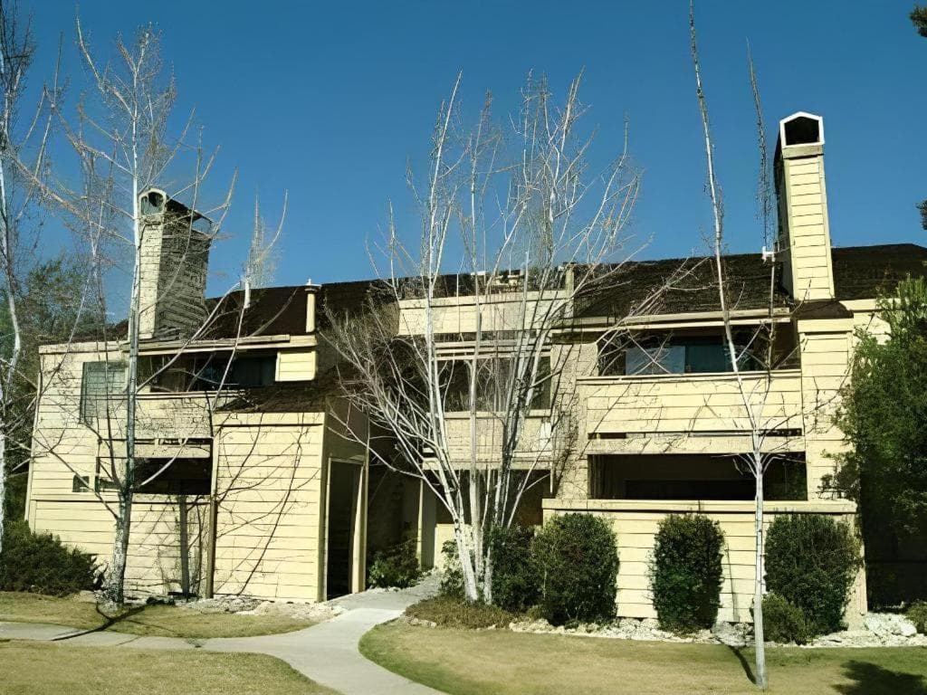 Club Lakeridge Resort featured exterior or lobby in Reno, NV — similar hotel