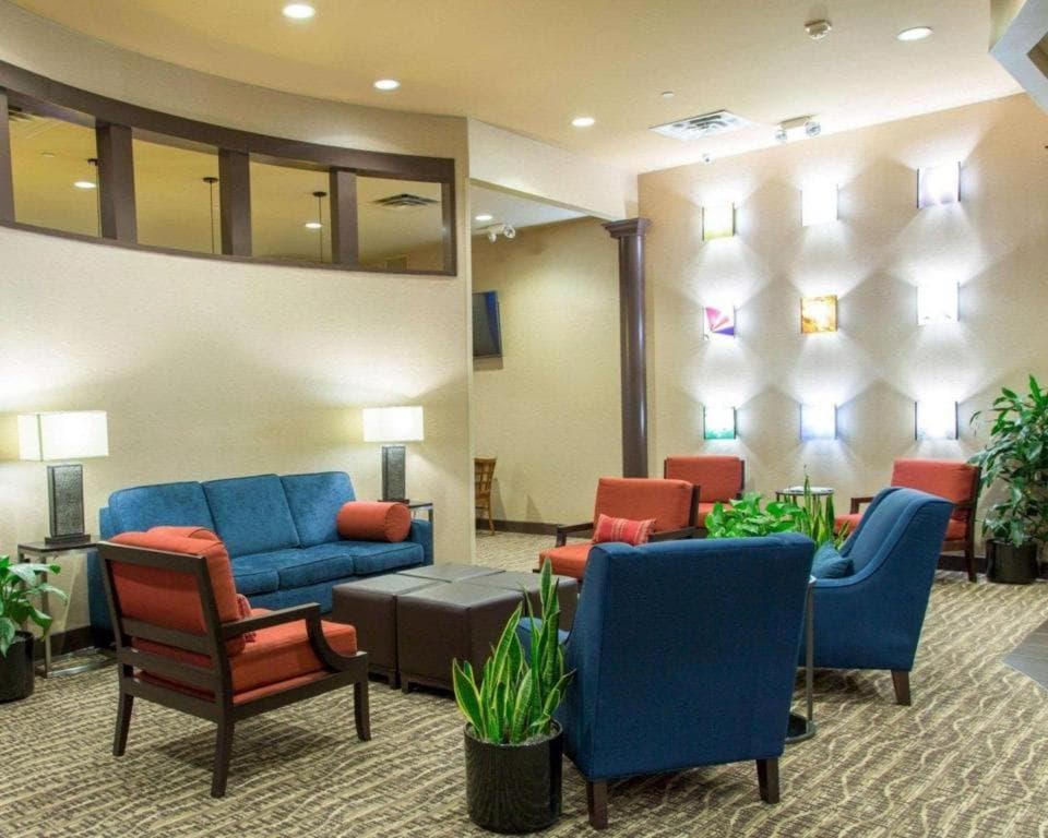 Comfort Inn DFW Airport North interior in Dallas, TX — gallery photo 2