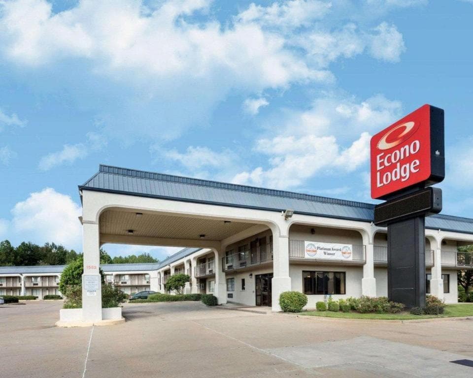 Econo Lodge featured exterior or lobby in Grenada, MS — similar hotel