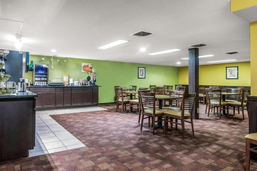Quality Inn Barre-Montpelier interior in Barre, VT — gallery photo 2