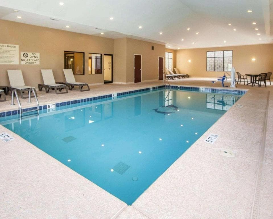Comfort Suites interior in Rome, GA — gallery photo 2