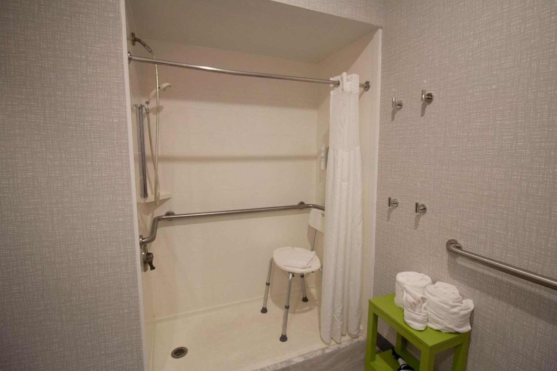 Hampton Inn Kent/Akron Area gallery photo in Kent, OH — image 51