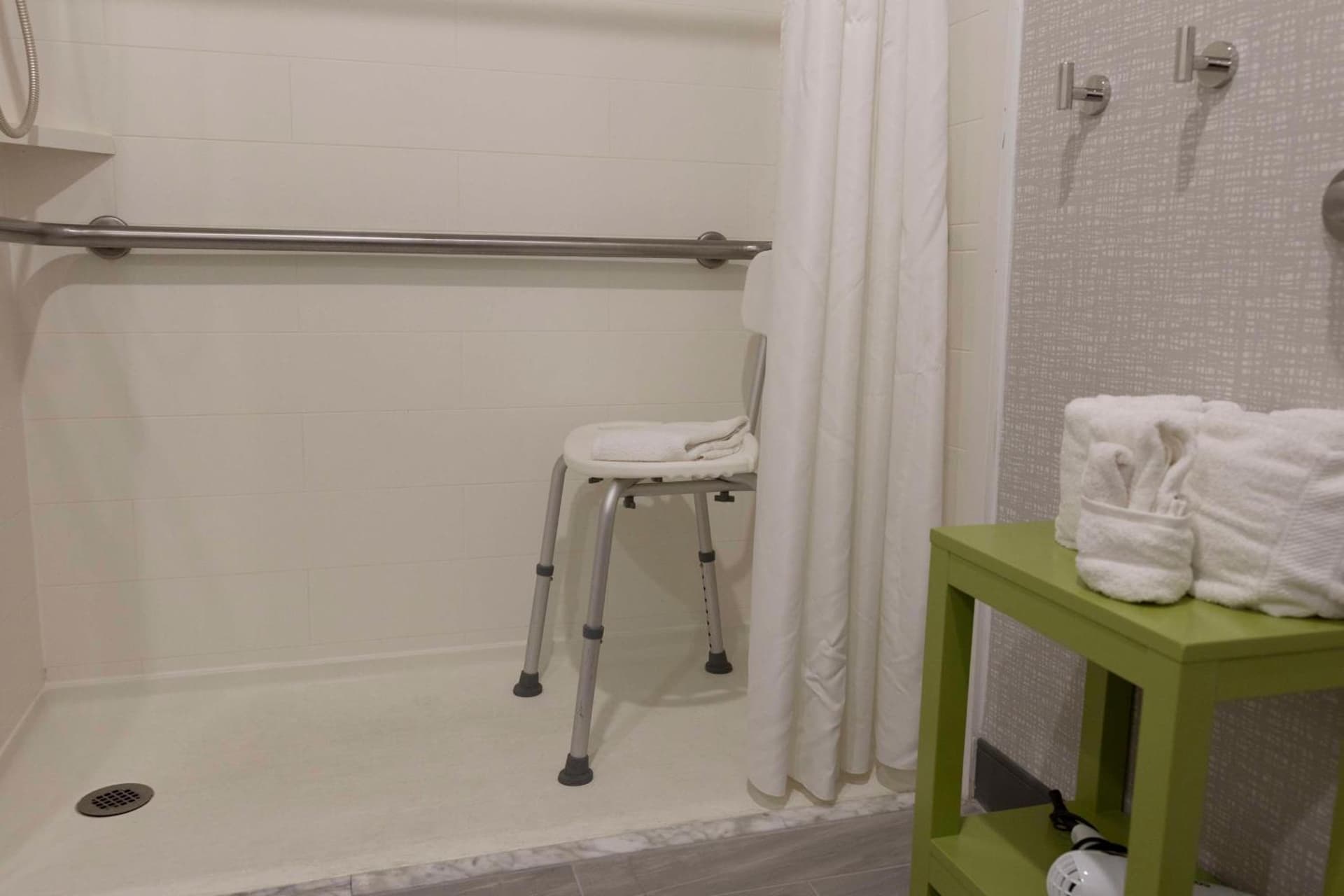 Hampton Inn Kent/Akron Area gallery photo in Kent, OH — image 72