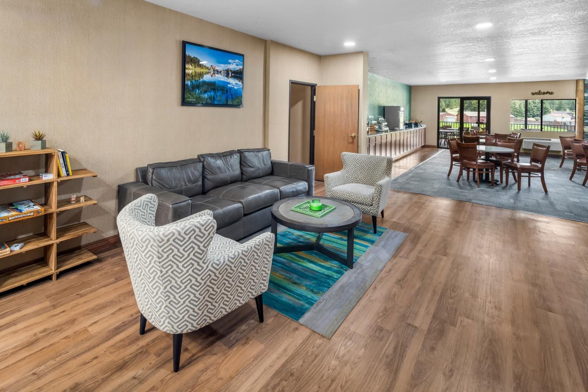 EverSpring Inn & Suites property views in Hill City, SD — gallery photo 3