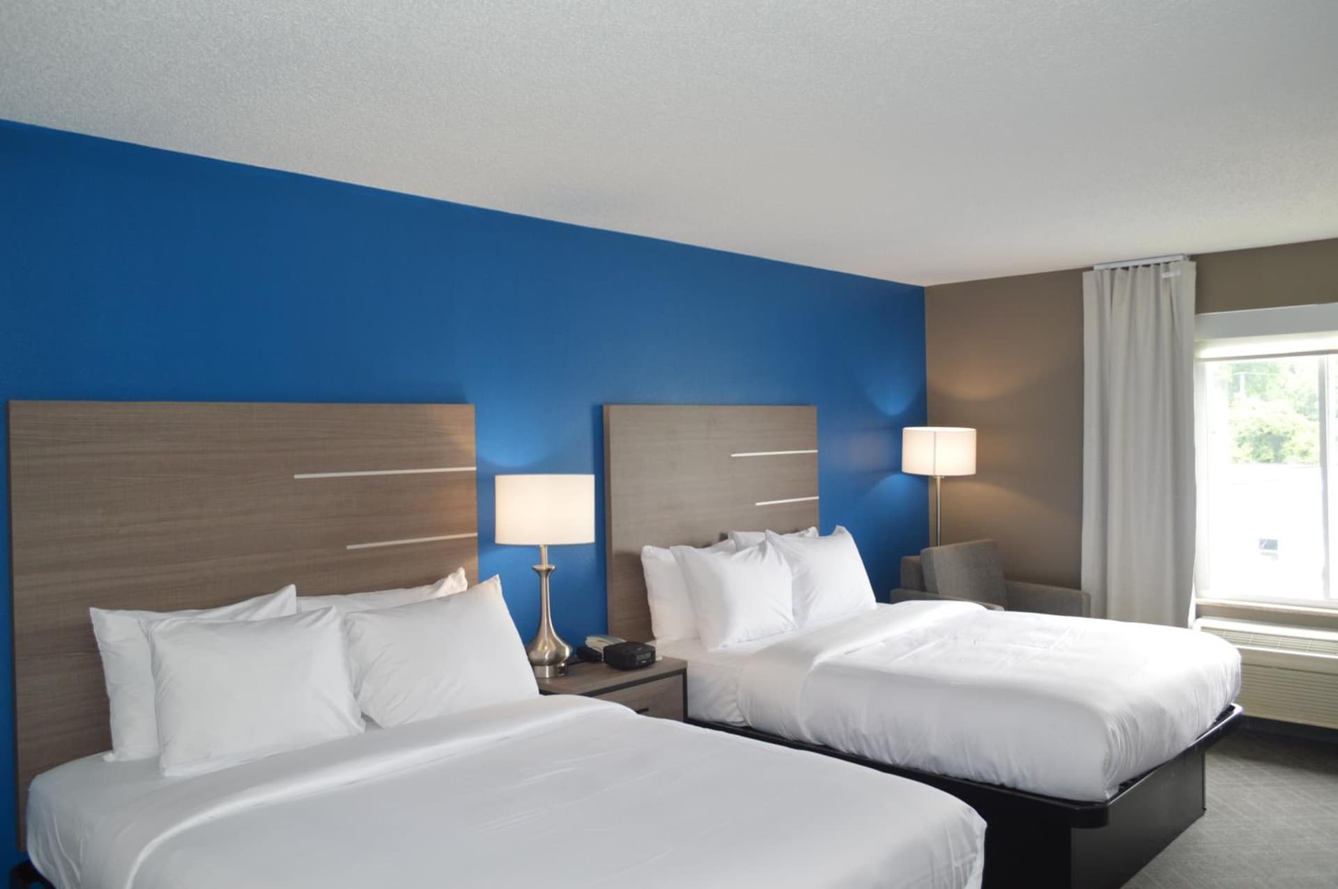 Comfort Inn & Suites Harrisburg-Hershey North interior in Harrisburg, PA — gallery photo 2