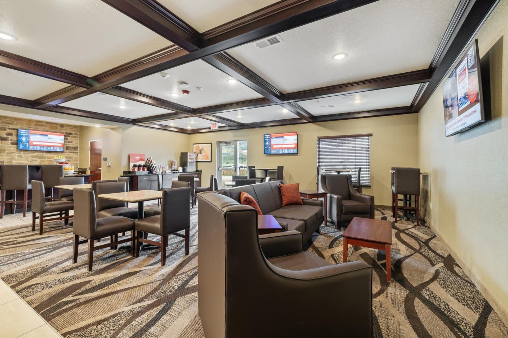 Cobblestone Hotel & Suites - Alpine property views in Alpine, WY — gallery photo 3