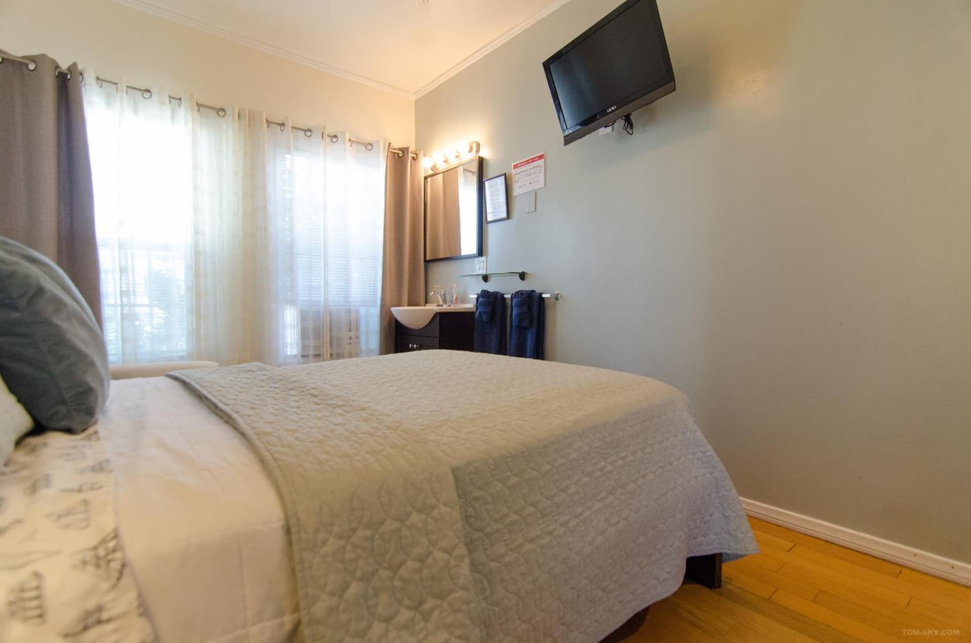 Hotel Royal gallery photo in Long Beach, CA — image 15