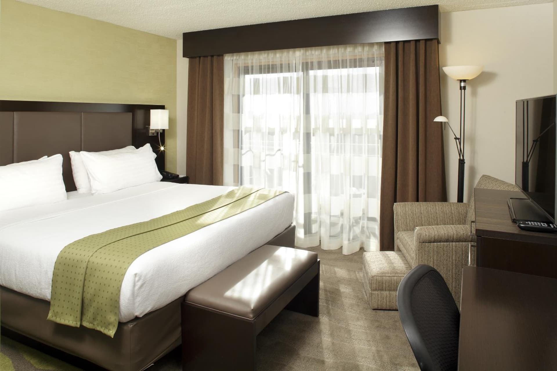 DoubleTree by Hilton Wilkes-Barre interior in Wilkes-Barre, PA — gallery photo 2