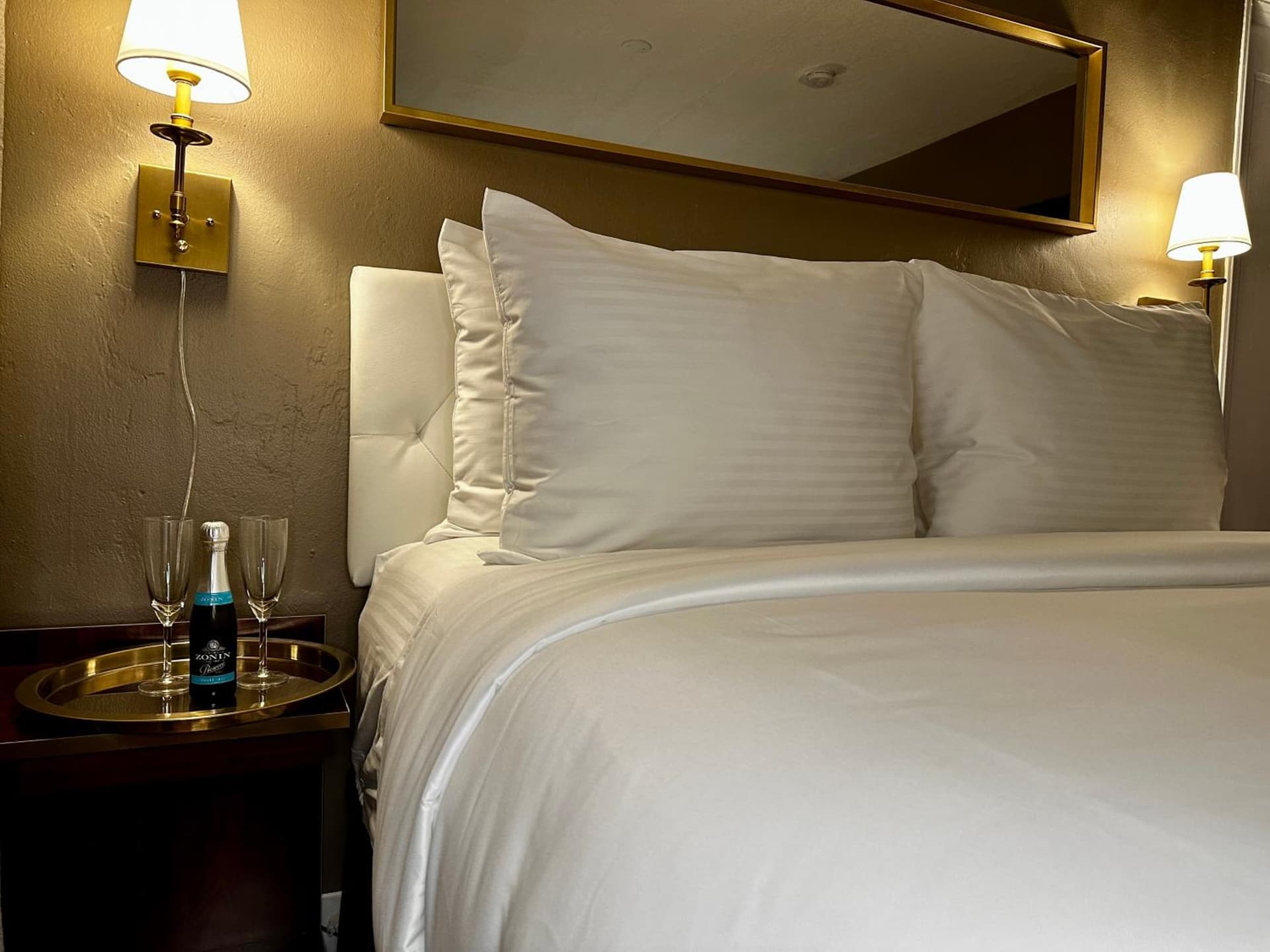 Hotel Downtown-Miami SQR interior in Miami, FL — gallery photo 2