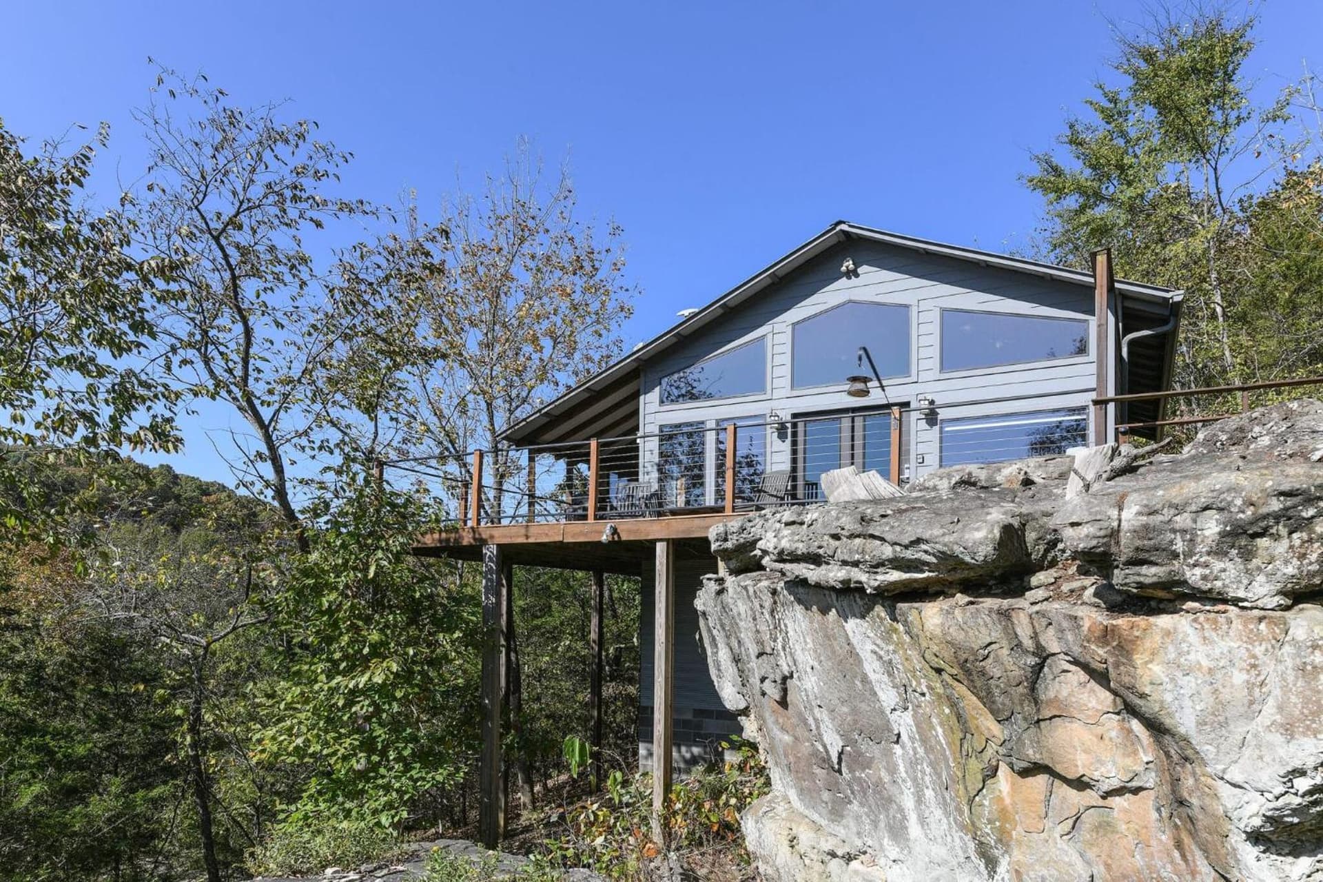Beaver Lakefront Cabins - Couples Only Getaways property views in Eureka Springs, AR — gallery photo 3