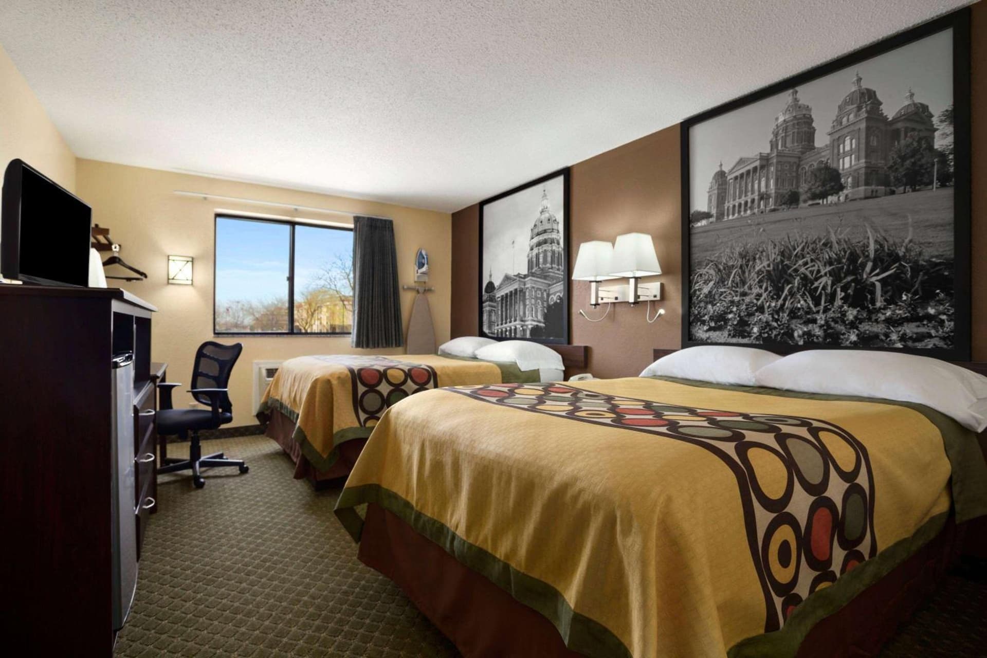 Super 8 by Wyndham Cedar Rapids property views in Cedar Rapids, IA — gallery photo 3