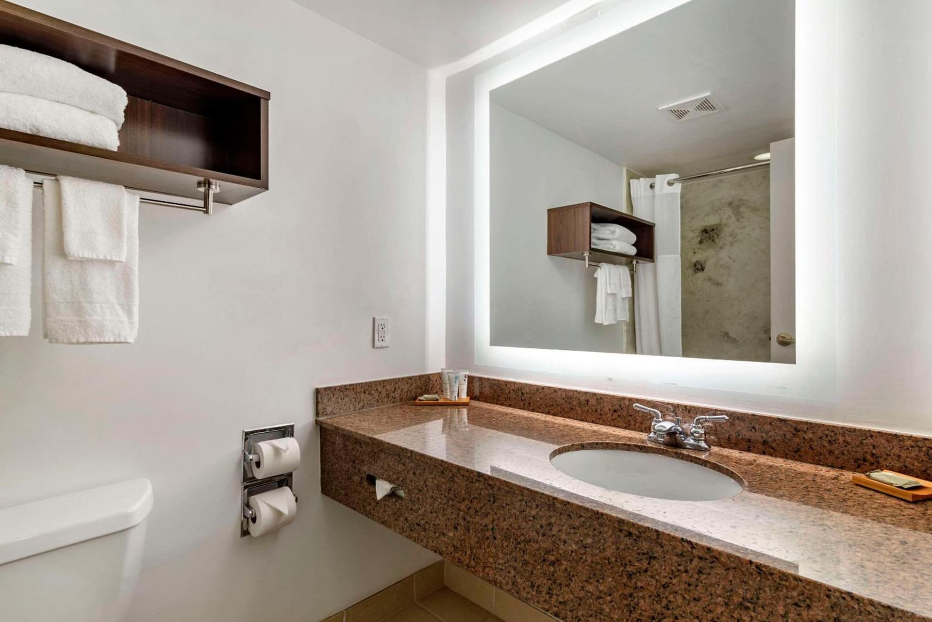 Country Inn & Suites by Radisson, Atlanta Galleria-Ballpark, GA gallery photo in Atlanta, GA — image 34