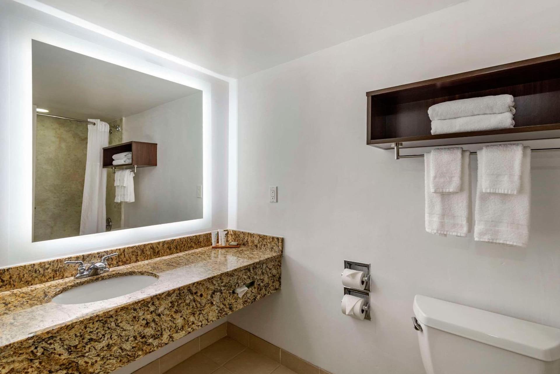 Country Inn & Suites by Radisson, Atlanta Galleria-Ballpark, GA gallery photo in Atlanta, GA — image 31