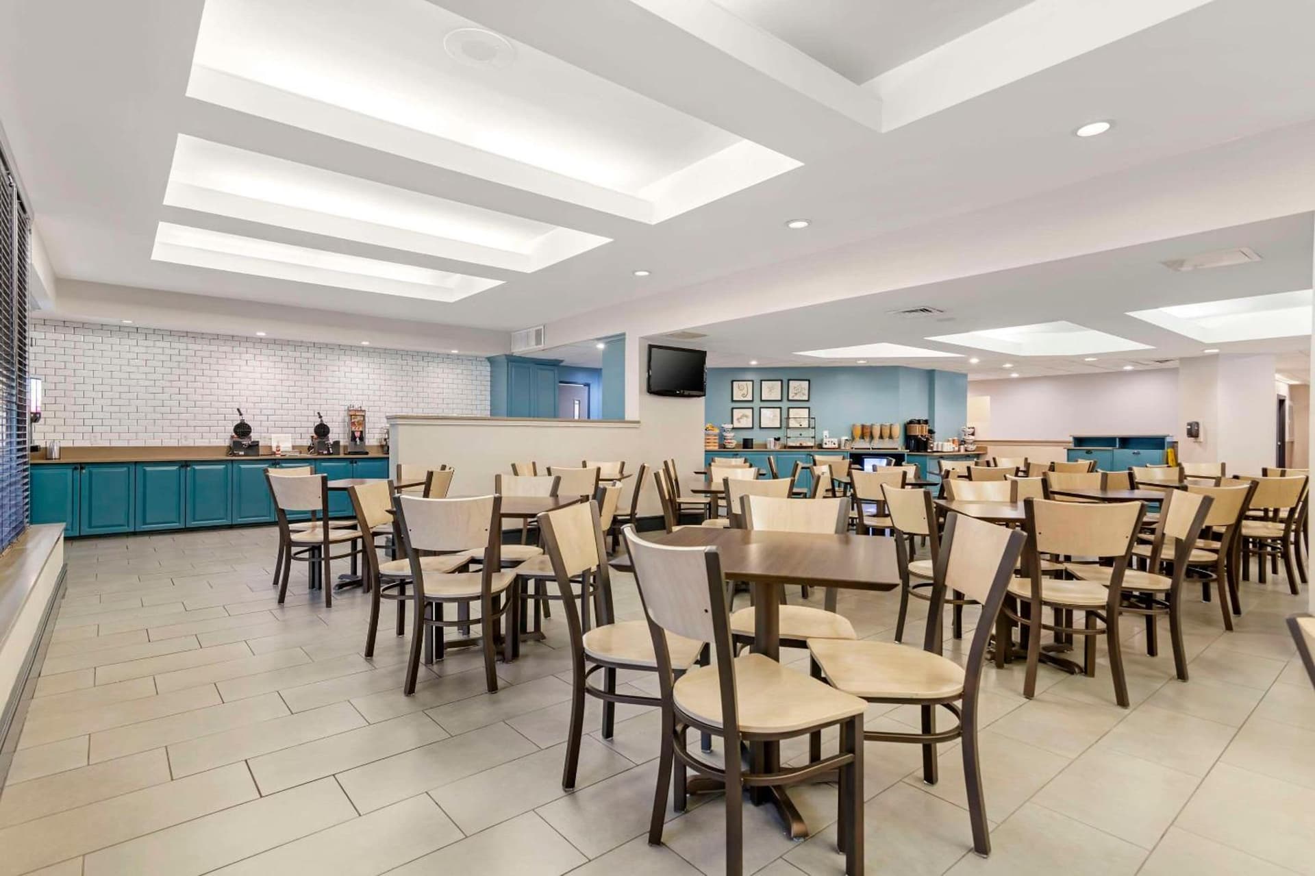 Country Inn & Suites by Radisson, Atlanta Galleria-Ballpark, GA gallery photo in Atlanta, GA — image 38