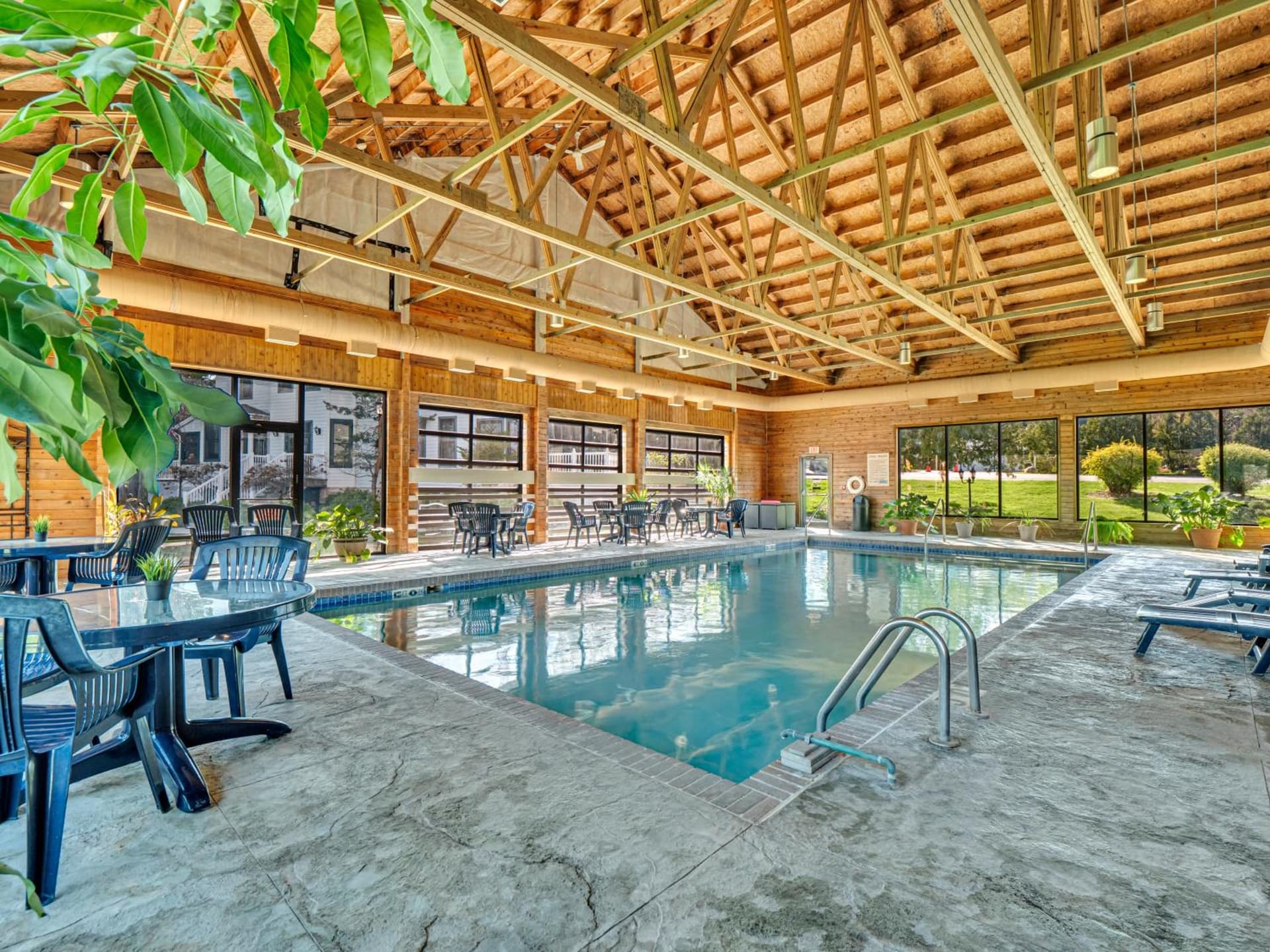 Victorian Inn Elkhart Lake property views in Elkhart Lake, WI — gallery photo 3