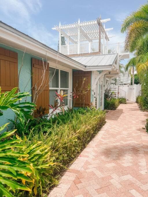 The Beach Blue-tique — hotel in Holmes Beach, Florida