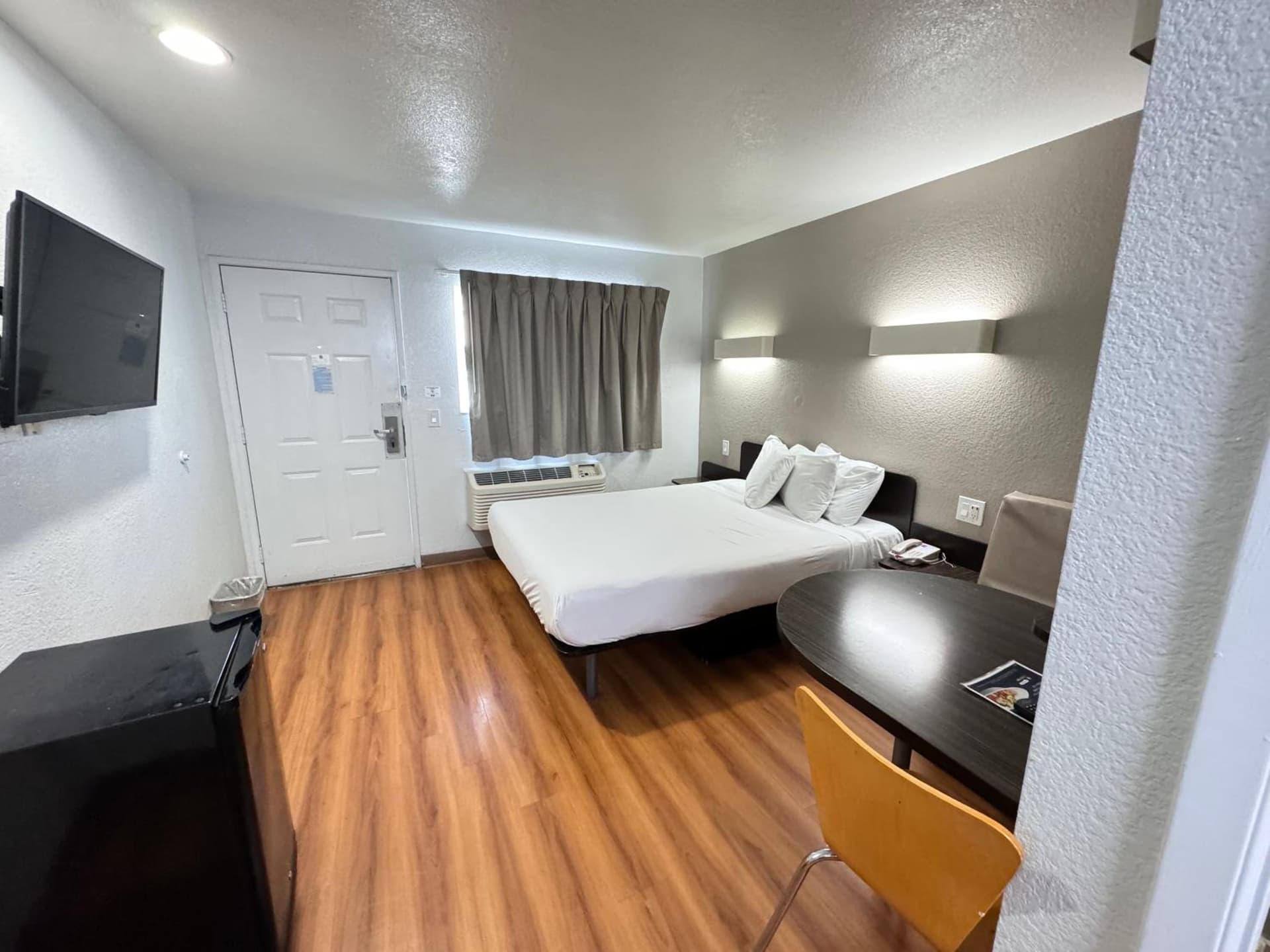 Motel 6 Ontario, CA - Airport gallery photo in Ontario, CA — image 10