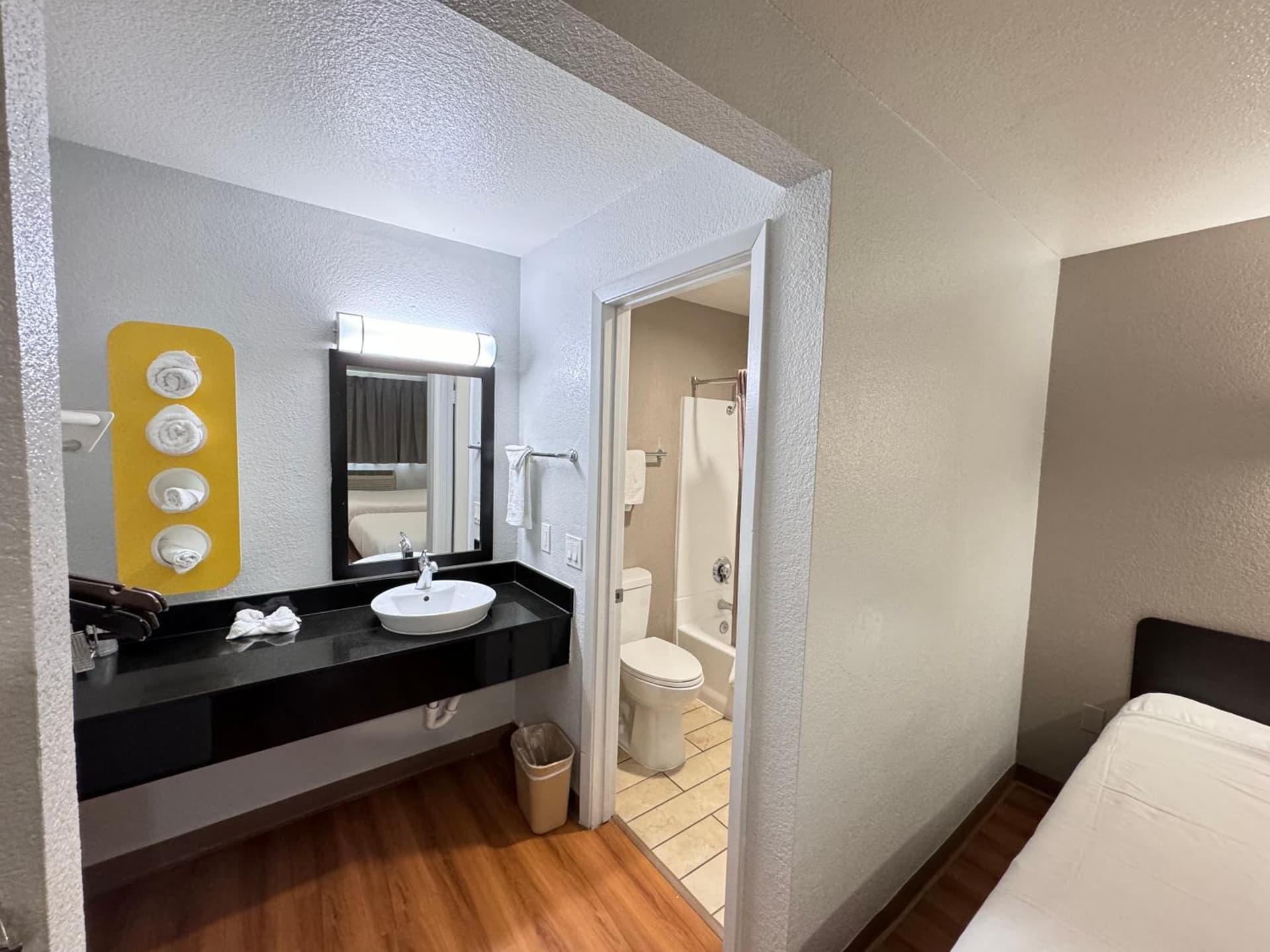 Motel 6 Ontario, CA - Airport gallery photo in Ontario, CA — image 43