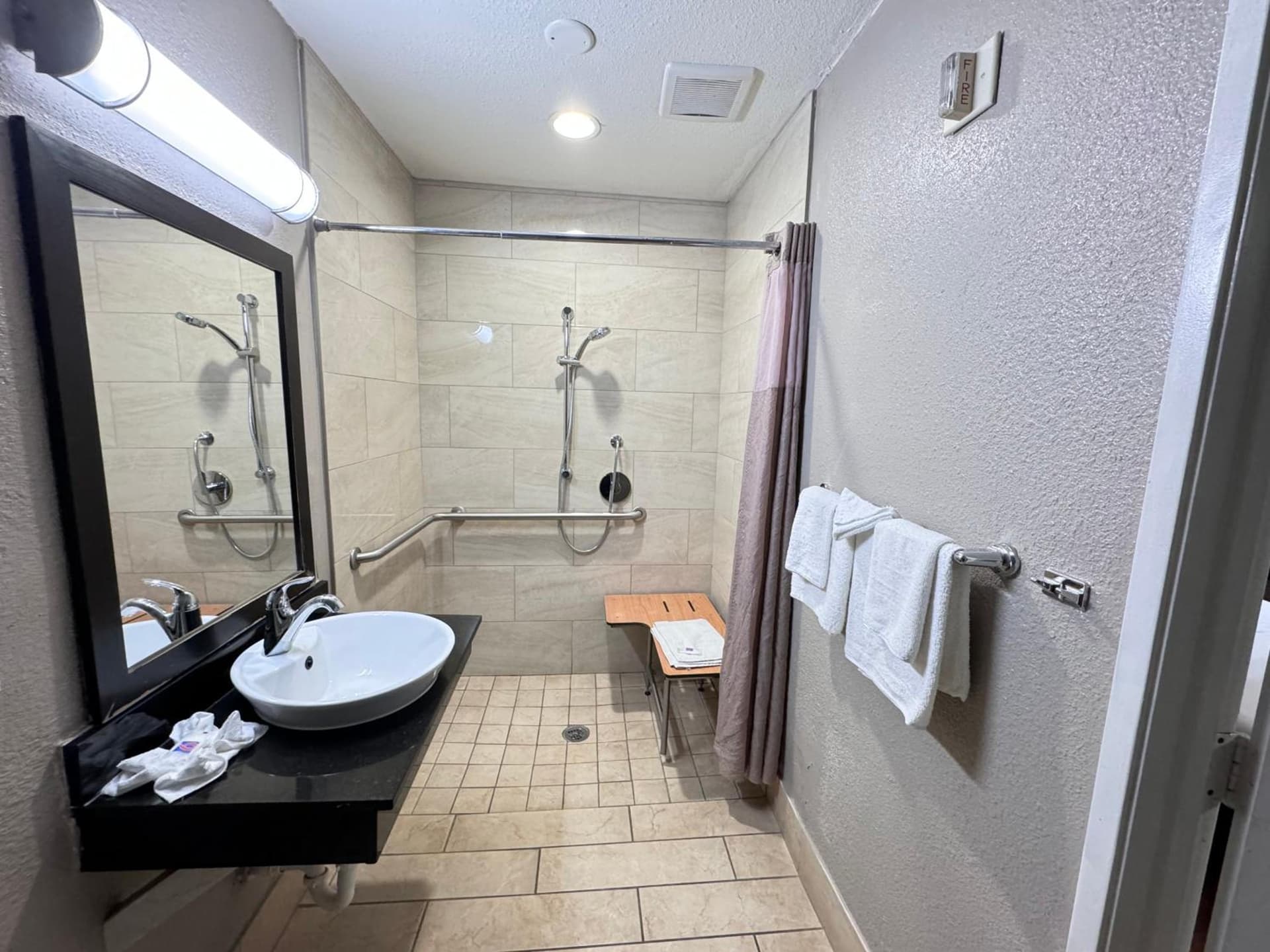 Motel 6 Ontario, CA - Airport gallery photo in Ontario, CA — image 35