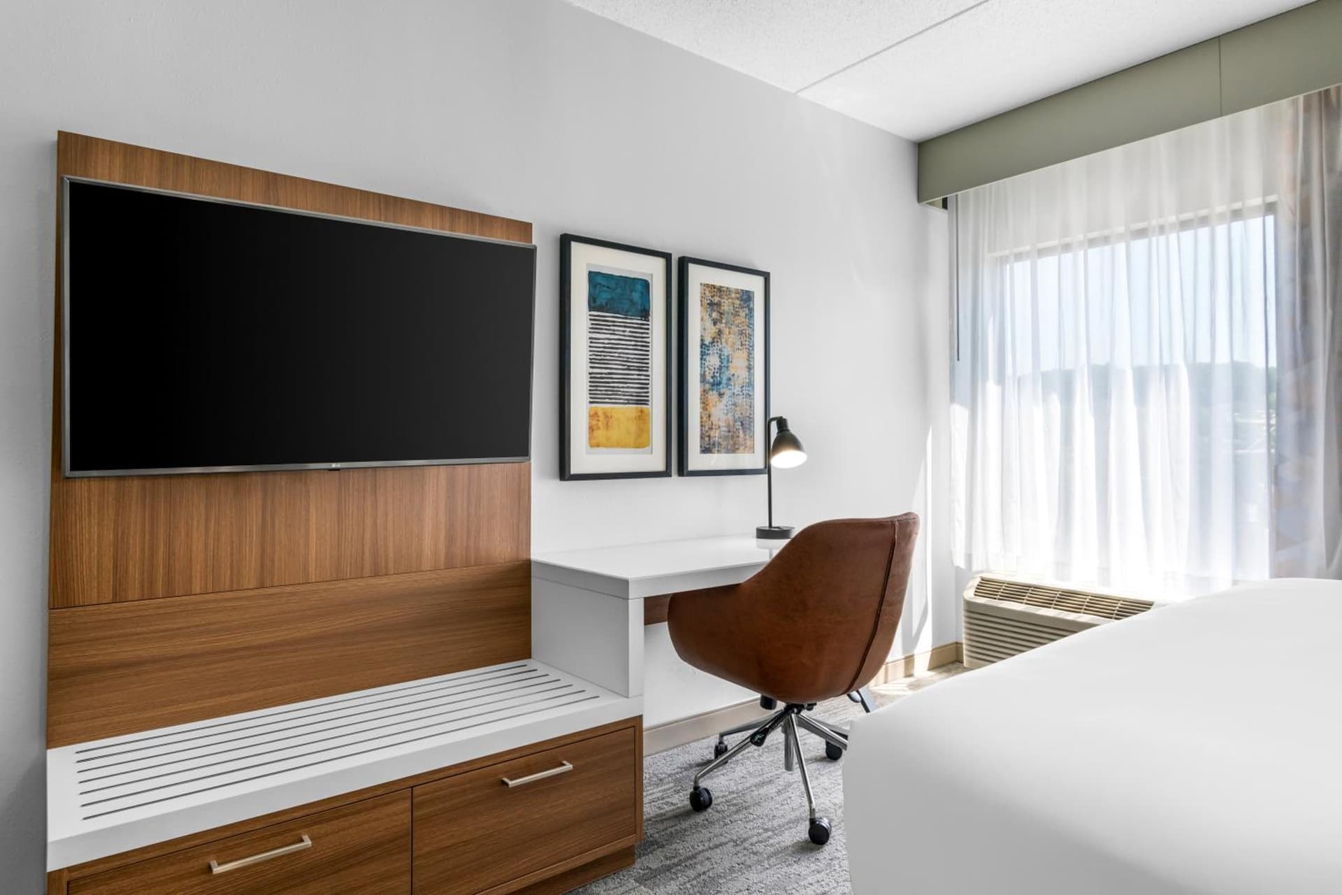 Comfort Inn & Suites York North gallery photo in York, PA — image 7