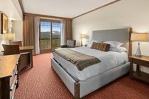 Suncadia Resort Luxury Suite with Amazing Mountain Views property views in Cle Elum, WA — gallery photo 3