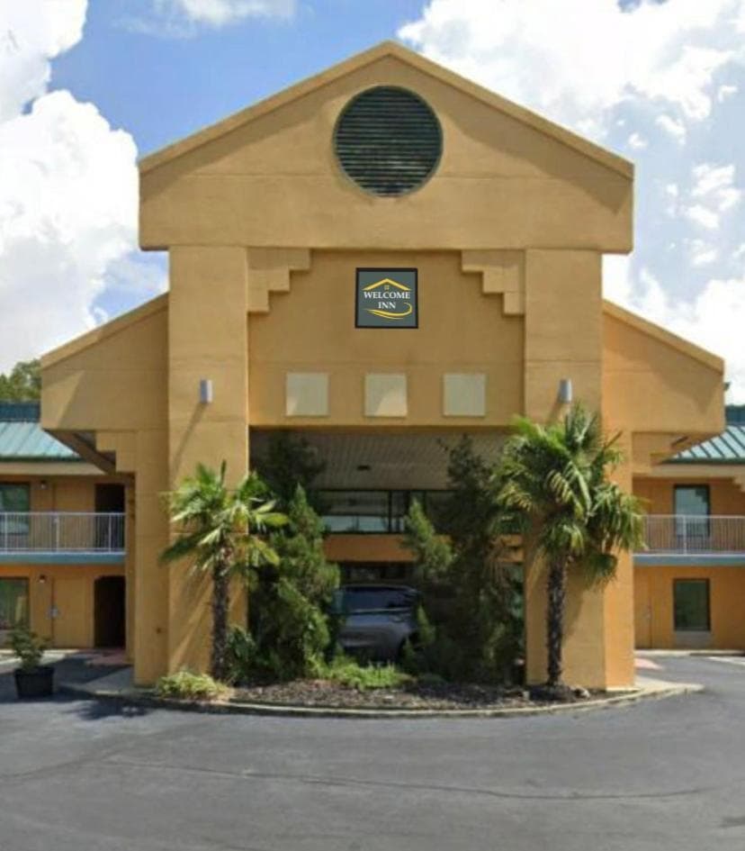 Welcome Inn interior in Milledgeville, GA — gallery photo 2