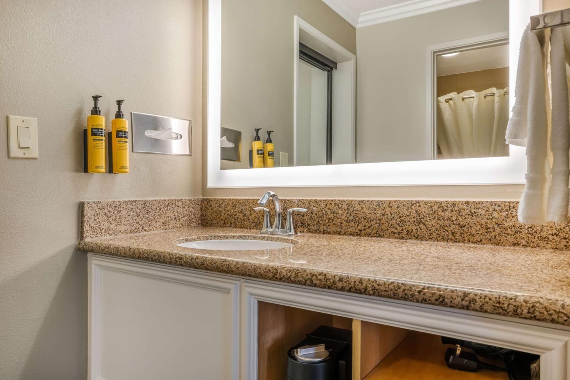 Best Western Plus Orange County Airport North gallery photo in Santa Ana, CA — image 17