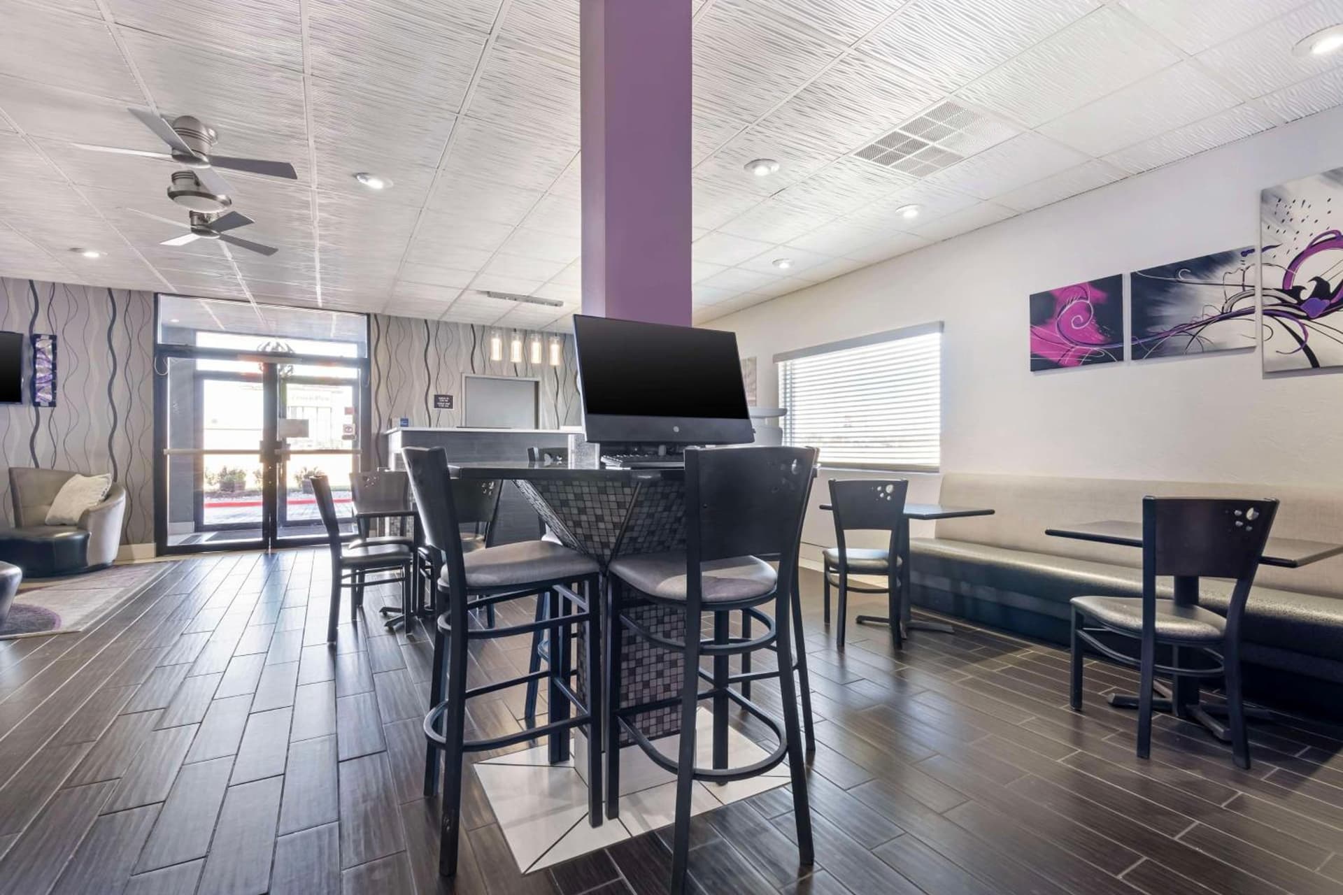 Best Western Santa Fe interior in Amarillo, TX — gallery photo 2