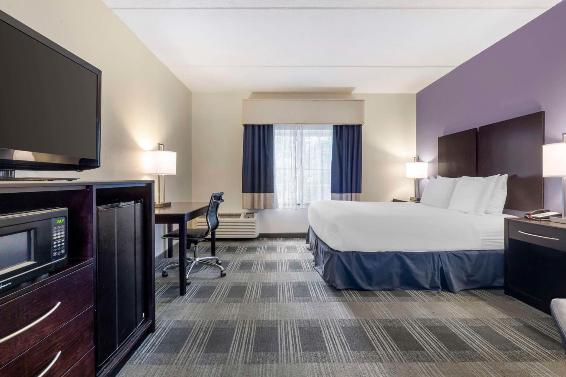 Best Western Hartford Hotel and Suites property views in Hartford, CT — gallery photo 3