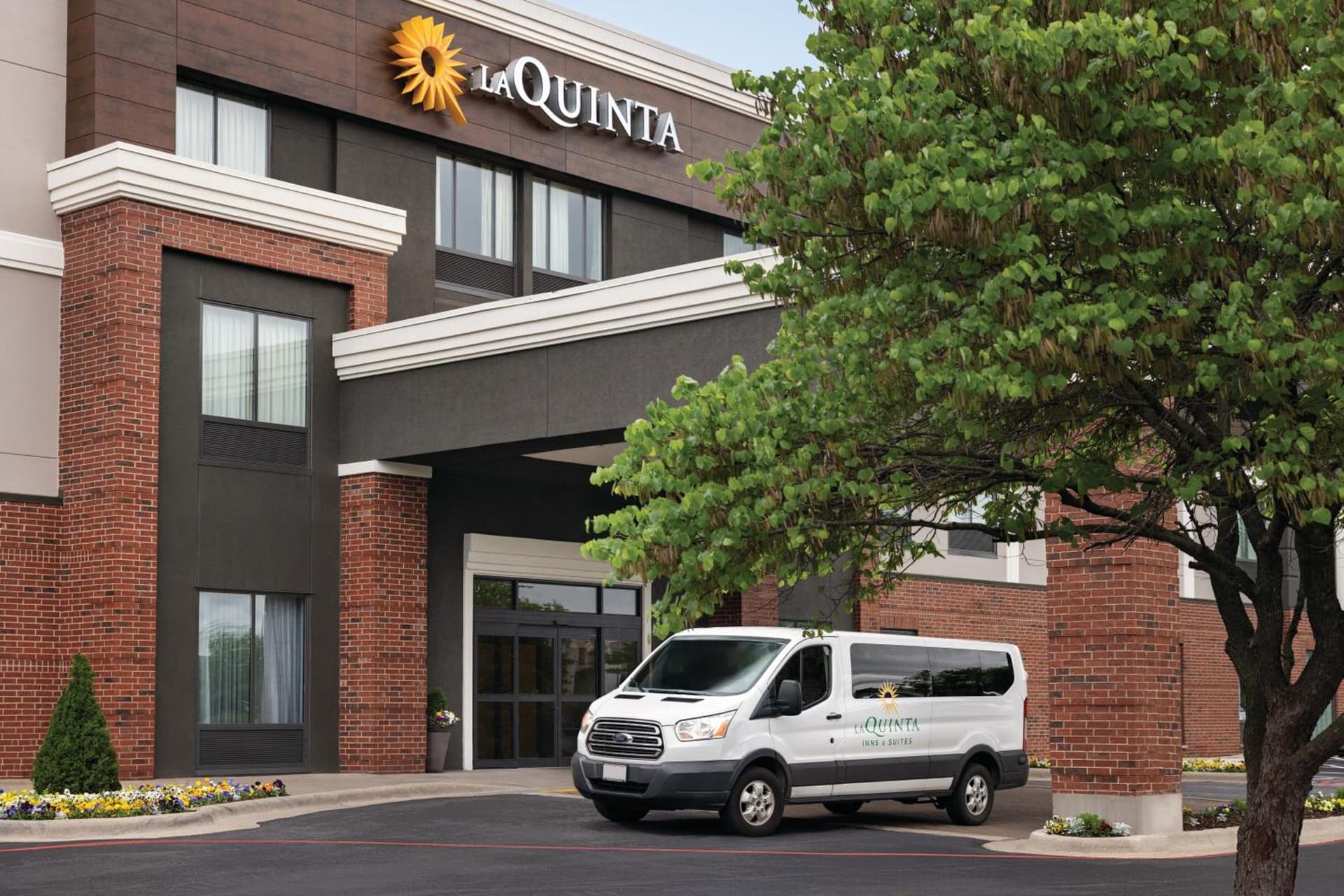 La Quinta Inn & Suites by Wyndham Springfield Airport Rte 66 gallery photo in Springfield, MO — image 52