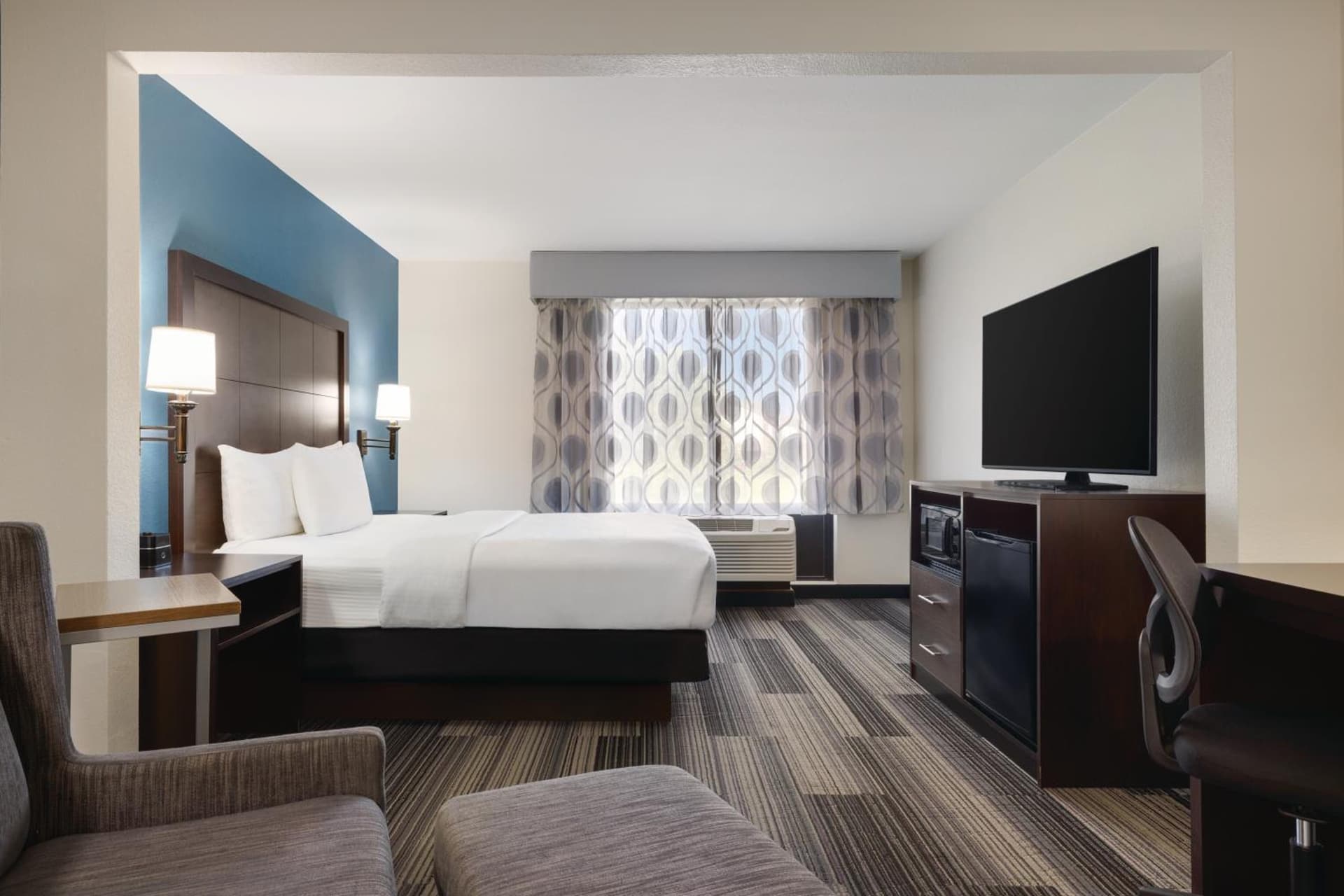 La Quinta Inn & Suites by Wyndham Springfield Airport Rte 66 gallery photo in Springfield, MO — image 61