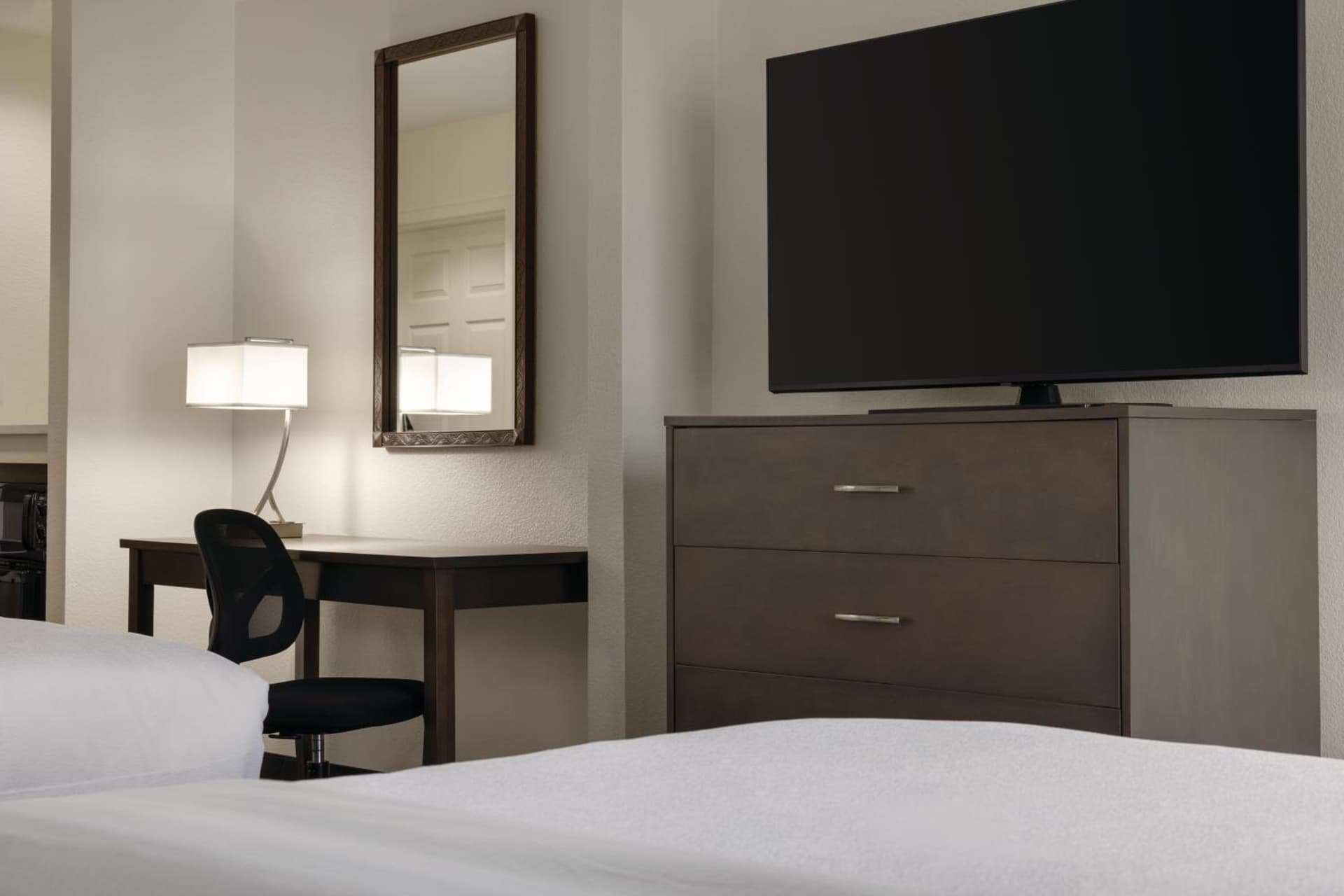 La Quinta Inn & Suites by Wyndham Springfield Airport Rte 66 gallery photo in Springfield, MO — image 68