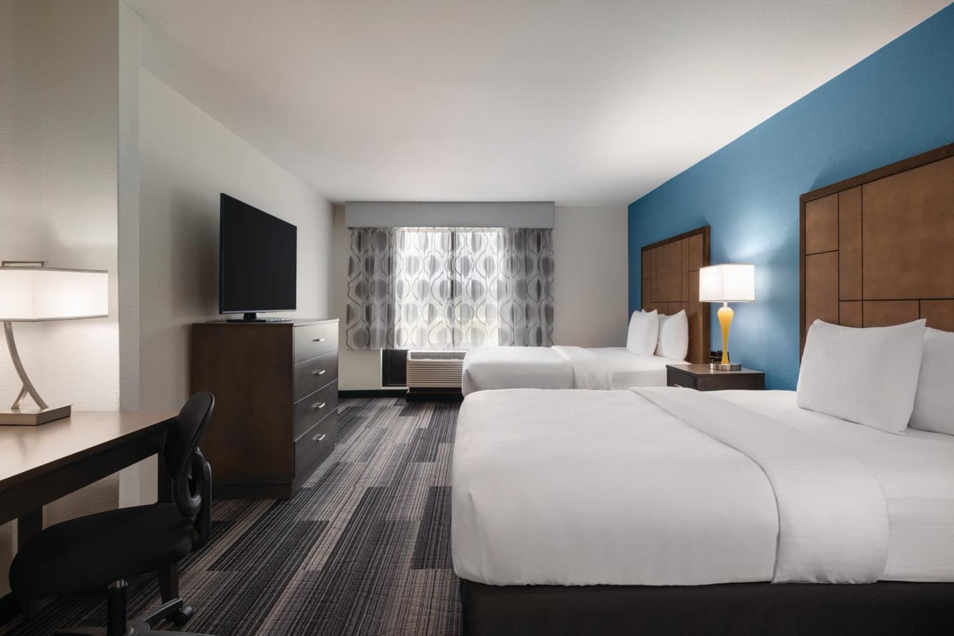 La Quinta Inn & Suites by Wyndham Springfield Airport Rte 66 gallery photo in Springfield, MO — image 9