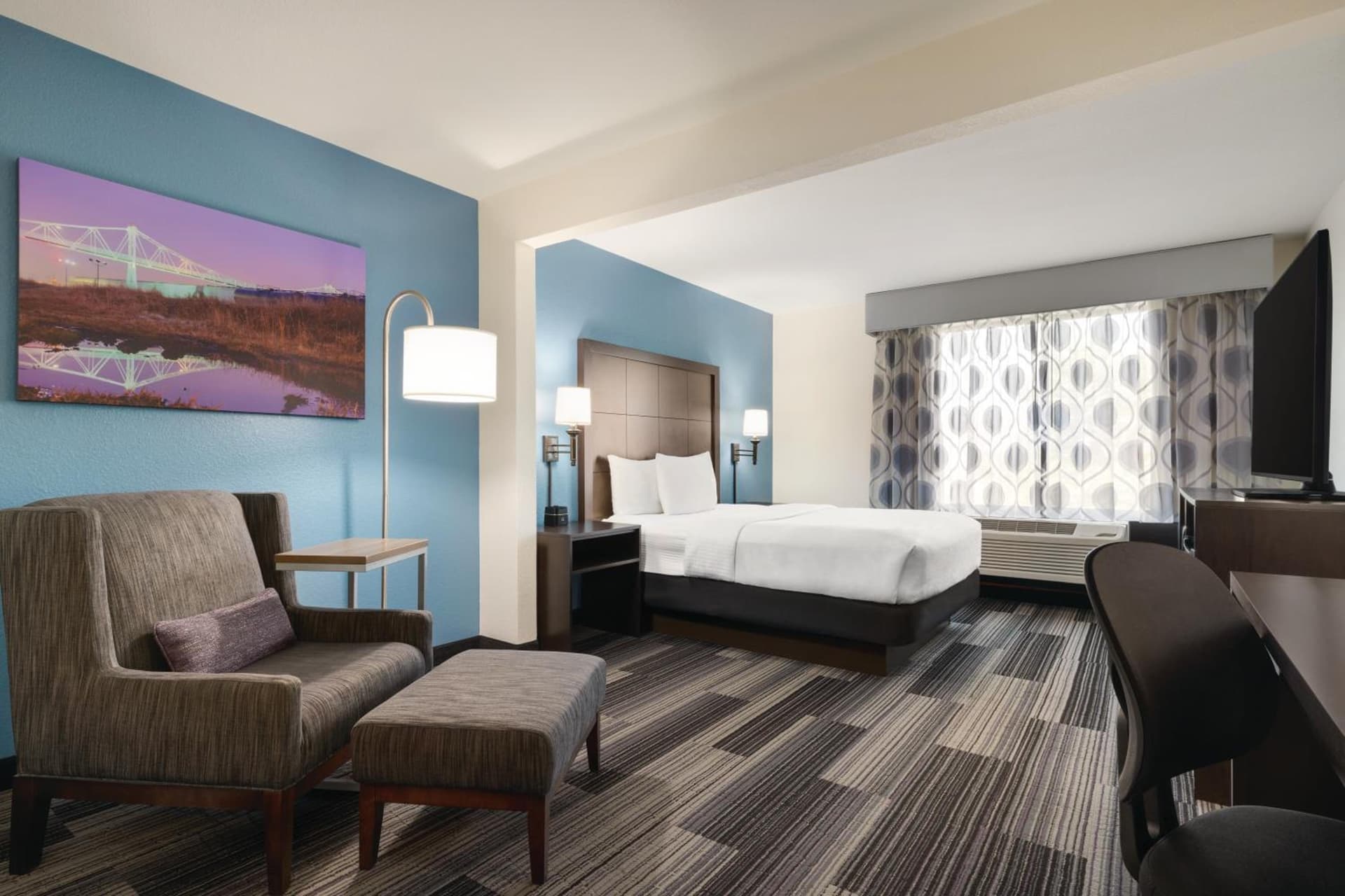 La Quinta Inn & Suites by Wyndham Springfield Airport Rte 66 gallery photo in Springfield, MO — image 70