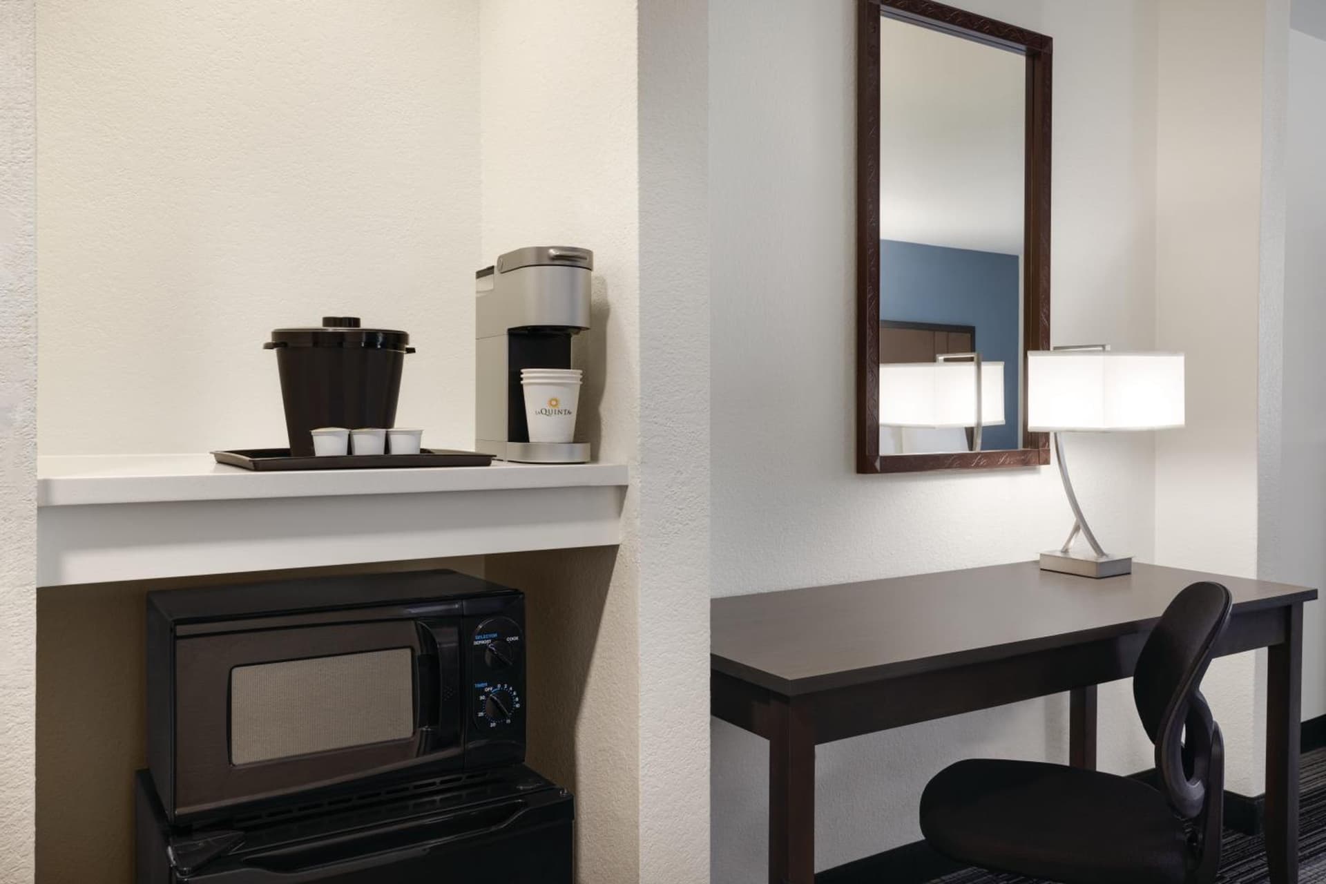 La Quinta Inn & Suites by Wyndham Springfield Airport Rte 66 gallery photo in Springfield, MO — image 38
