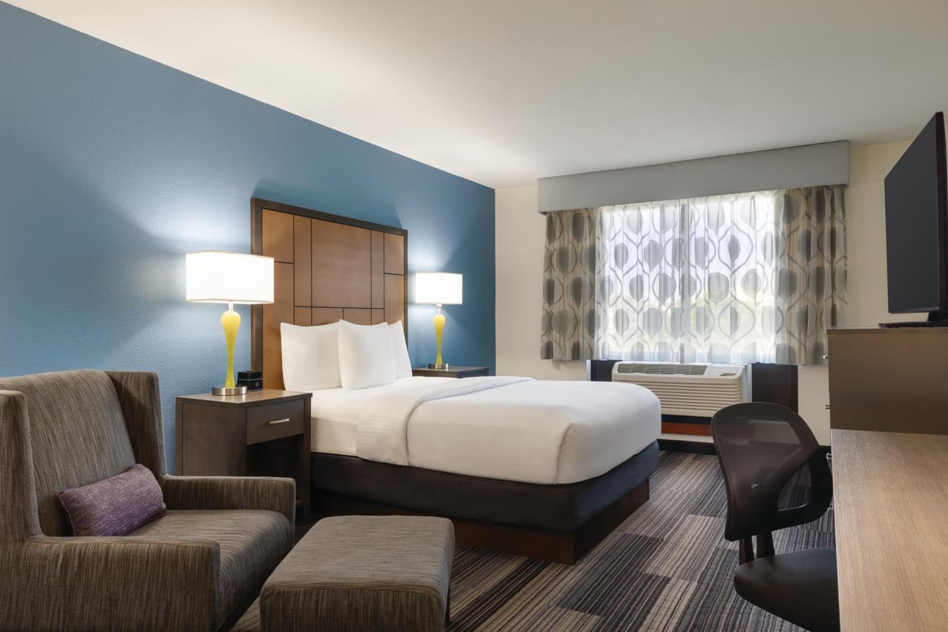 La Quinta Inn & Suites by Wyndham Springfield Airport Rte 66 gallery photo in Springfield, MO — image 45