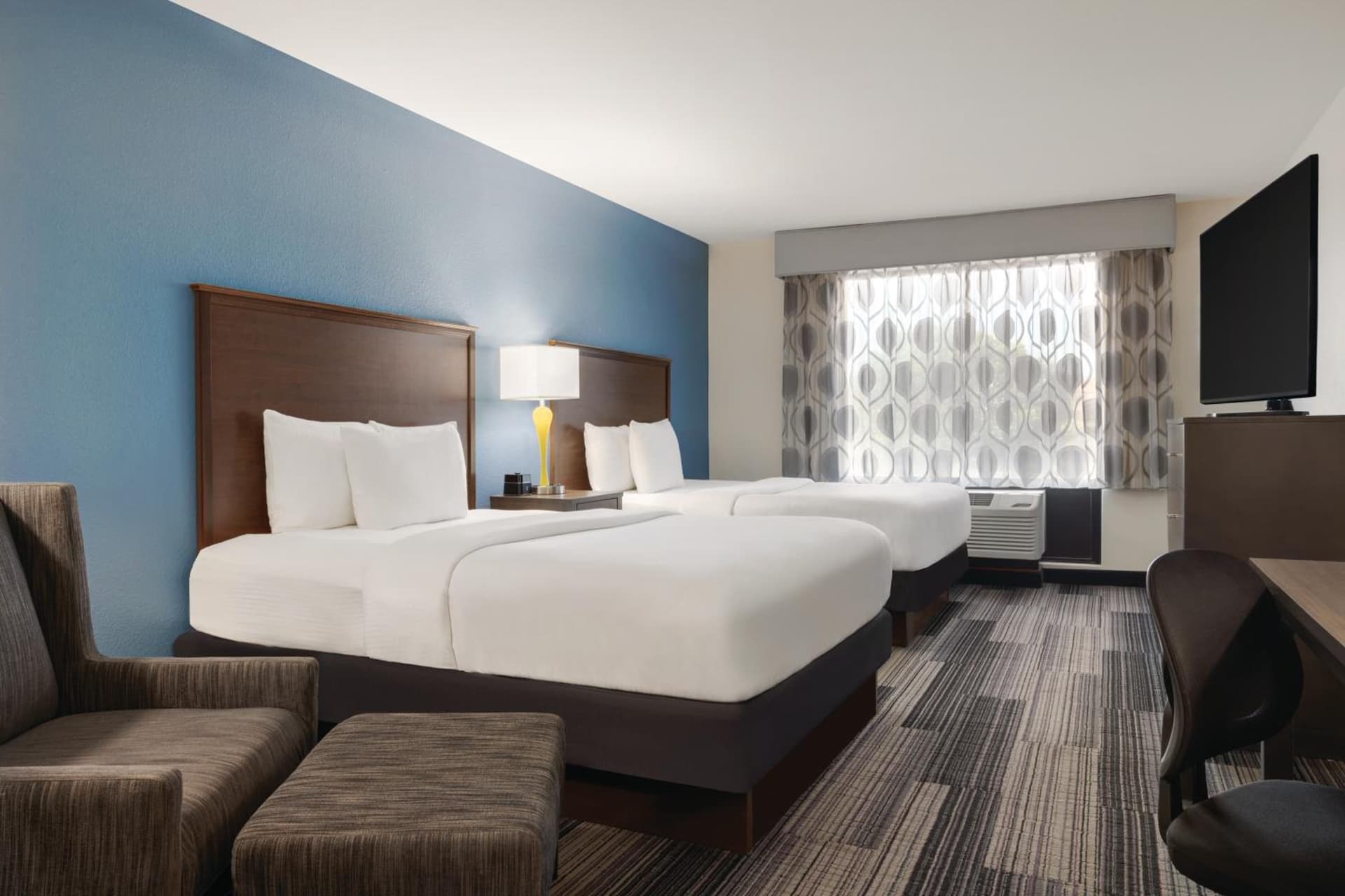 La Quinta Inn & Suites by Wyndham Springfield Airport Rte 66 gallery photo in Springfield, MO — image 33