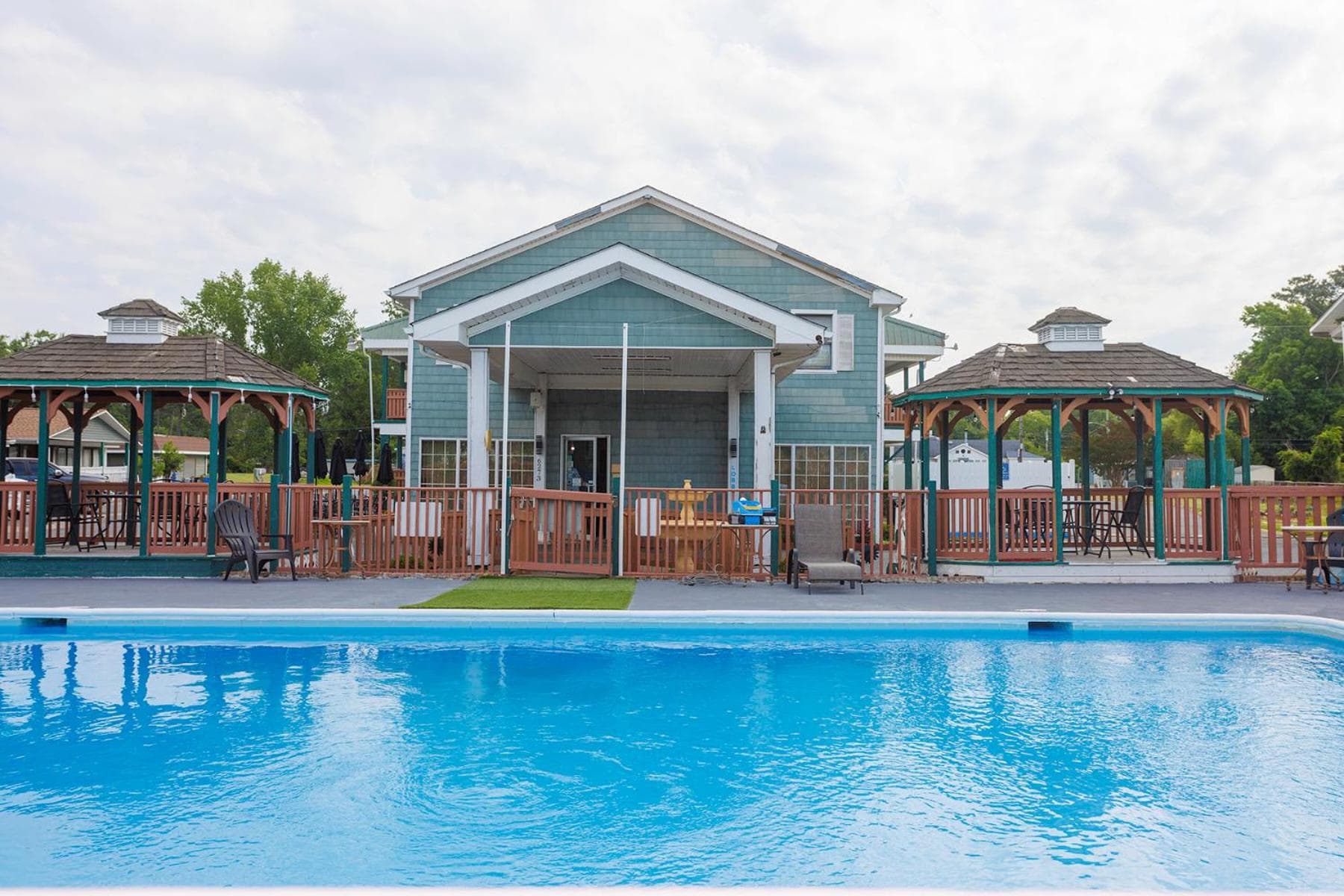 Atlantic Shores Inn and Suites interior in Chincoteague, VA — gallery photo 2