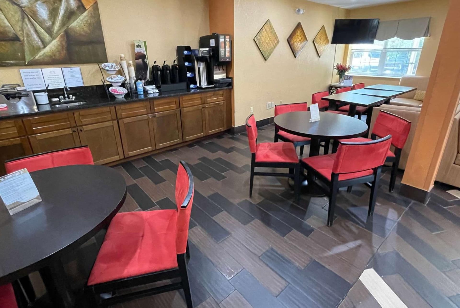Microtel Inn & Suites Newport News gallery photo in Newport News, VA — image 6