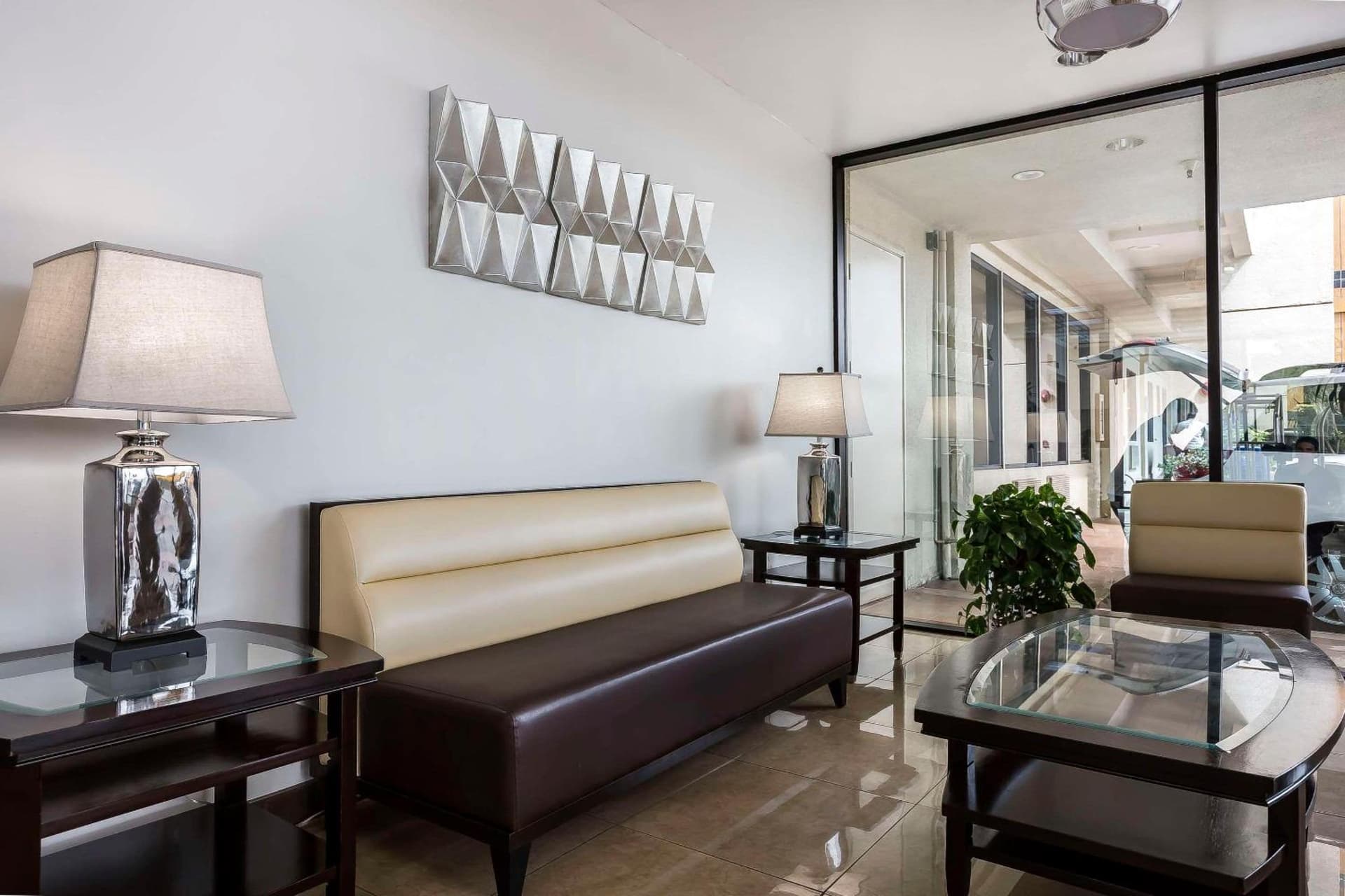 Quality Inn & Suites Los Angeles Airport - Stadium District property views in Inglewood, CA — gallery photo 3