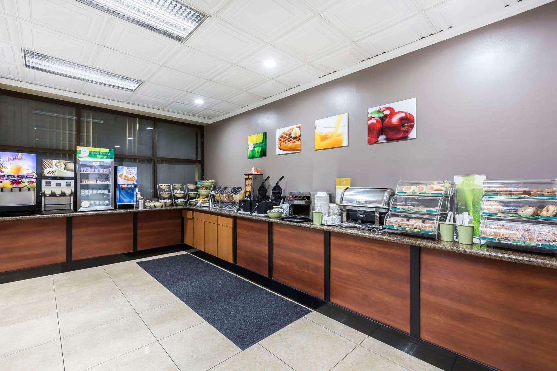 Quality Inn & Suites Los Angeles Airport - Stadium District gallery photo in Inglewood, CA — image 21
