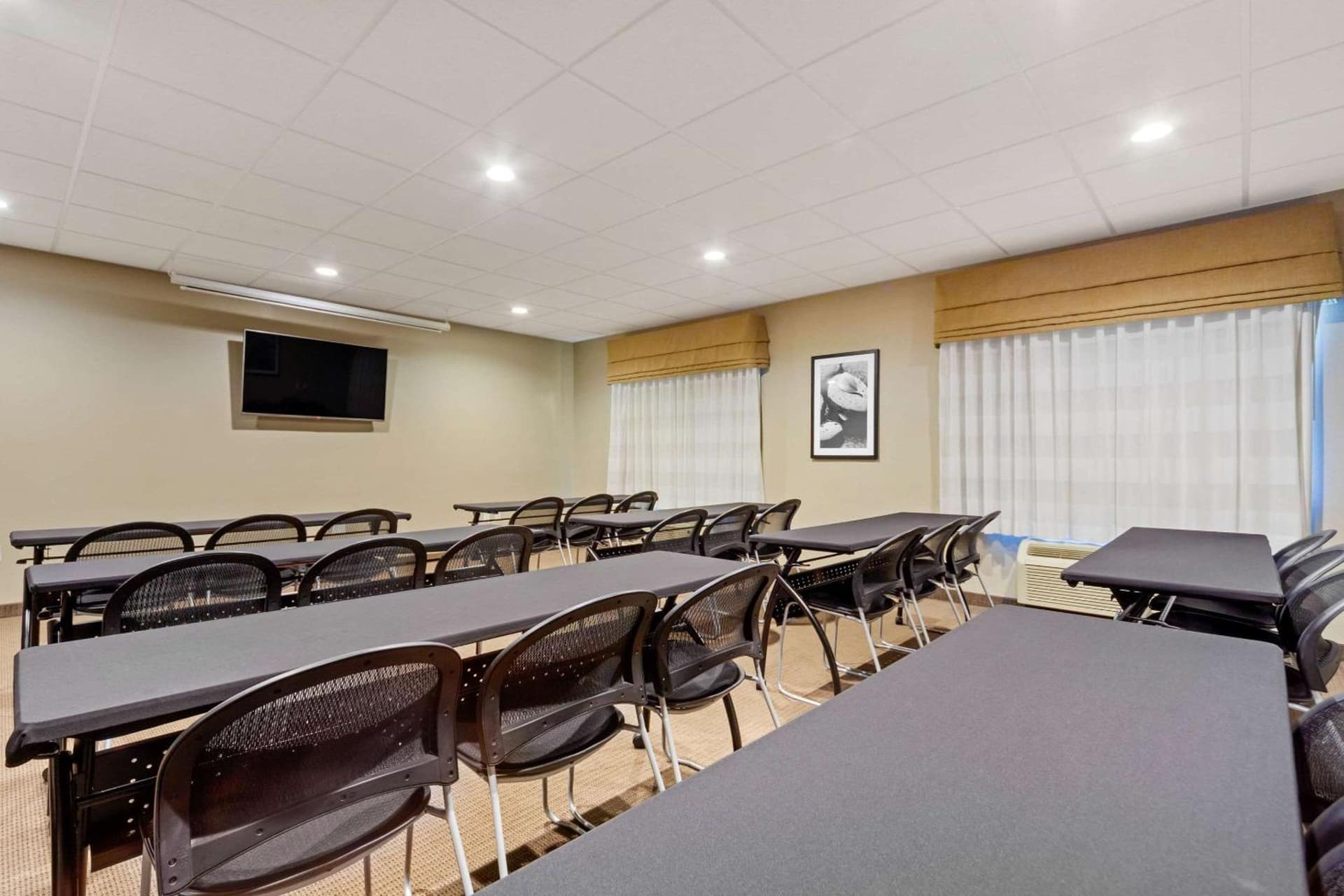 Sleep Inn & Suites Bismarck I-94 interior in Bismarck, ND — gallery photo 2
