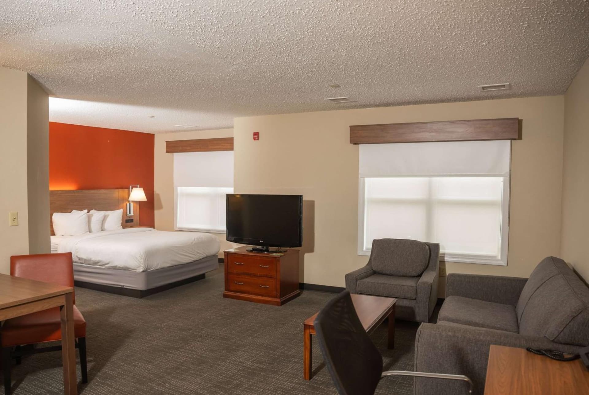 Hawthorn Suites by Wyndham Erie gallery photo in Erie, PA — image 9